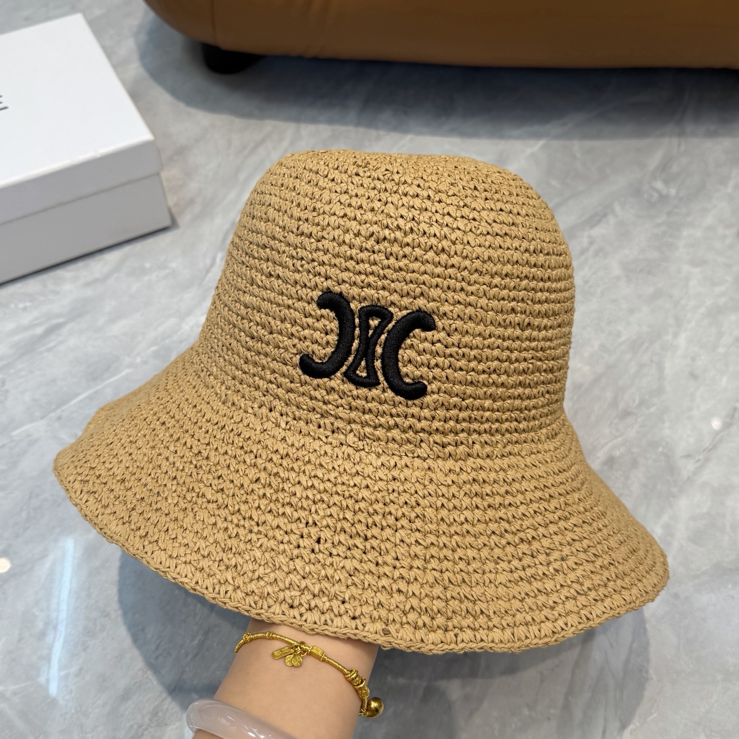 Celine 赛琳CELINE新款拉菲草帽，纯手工钩织，产量极少，重工打造， ，头围57cm