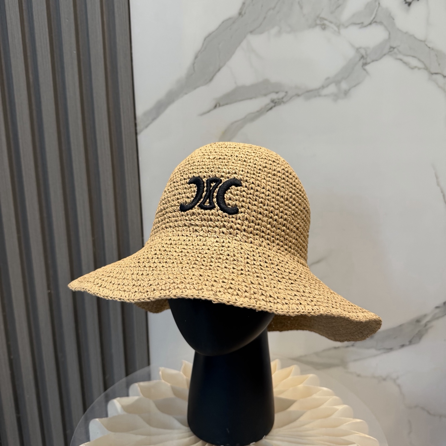 Celine 赛琳CELINE新款拉菲草帽，纯手工钩织，产量极少，重工打造， ，头围57cm