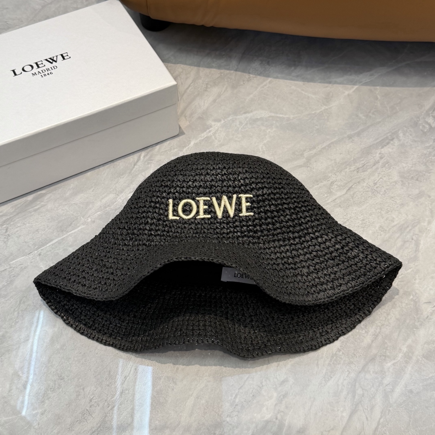 Loewe 罗意威LOEWE新款拉菲草帽，纯手工钩织，产量极少，重工打造， ，头围57cm