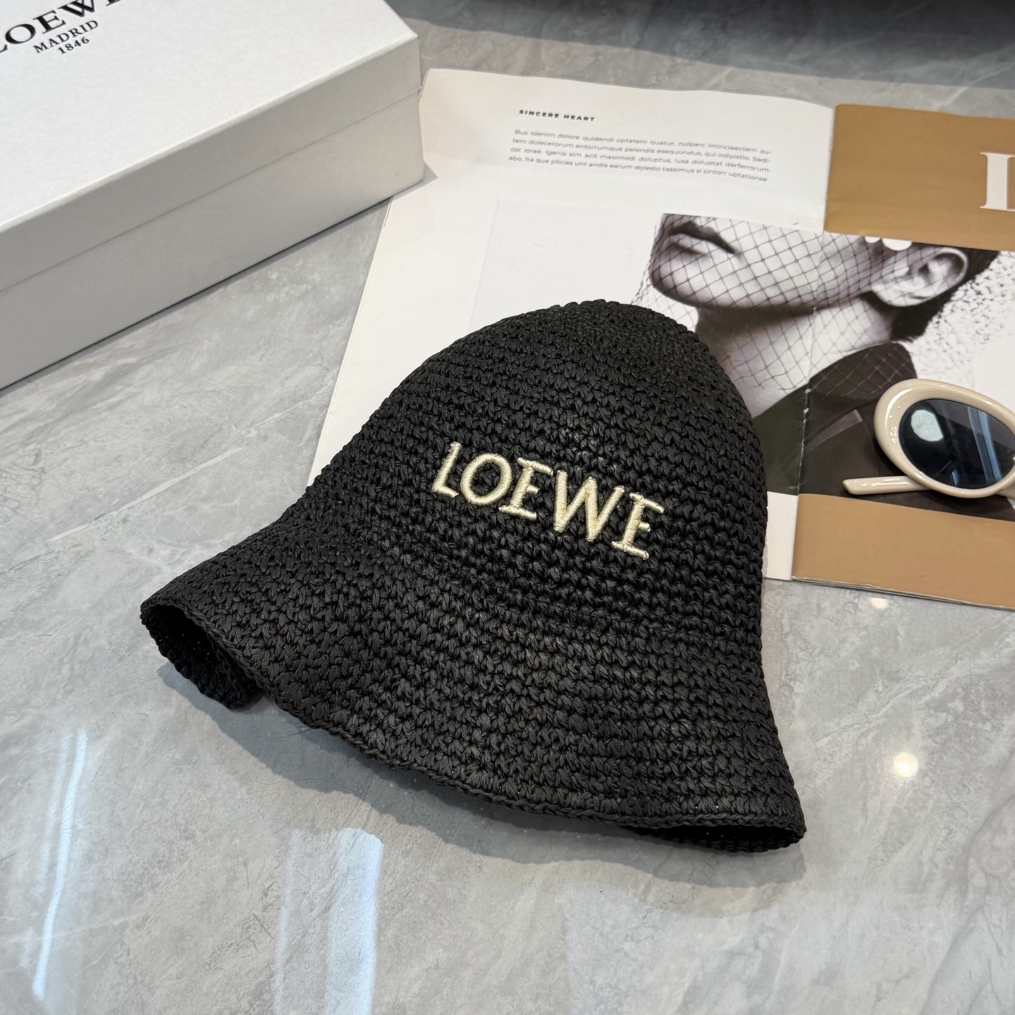 Loewe 罗意威LOEWE新款拉菲草帽，纯手工钩织，产量极少，重工打造， ，头围57cm