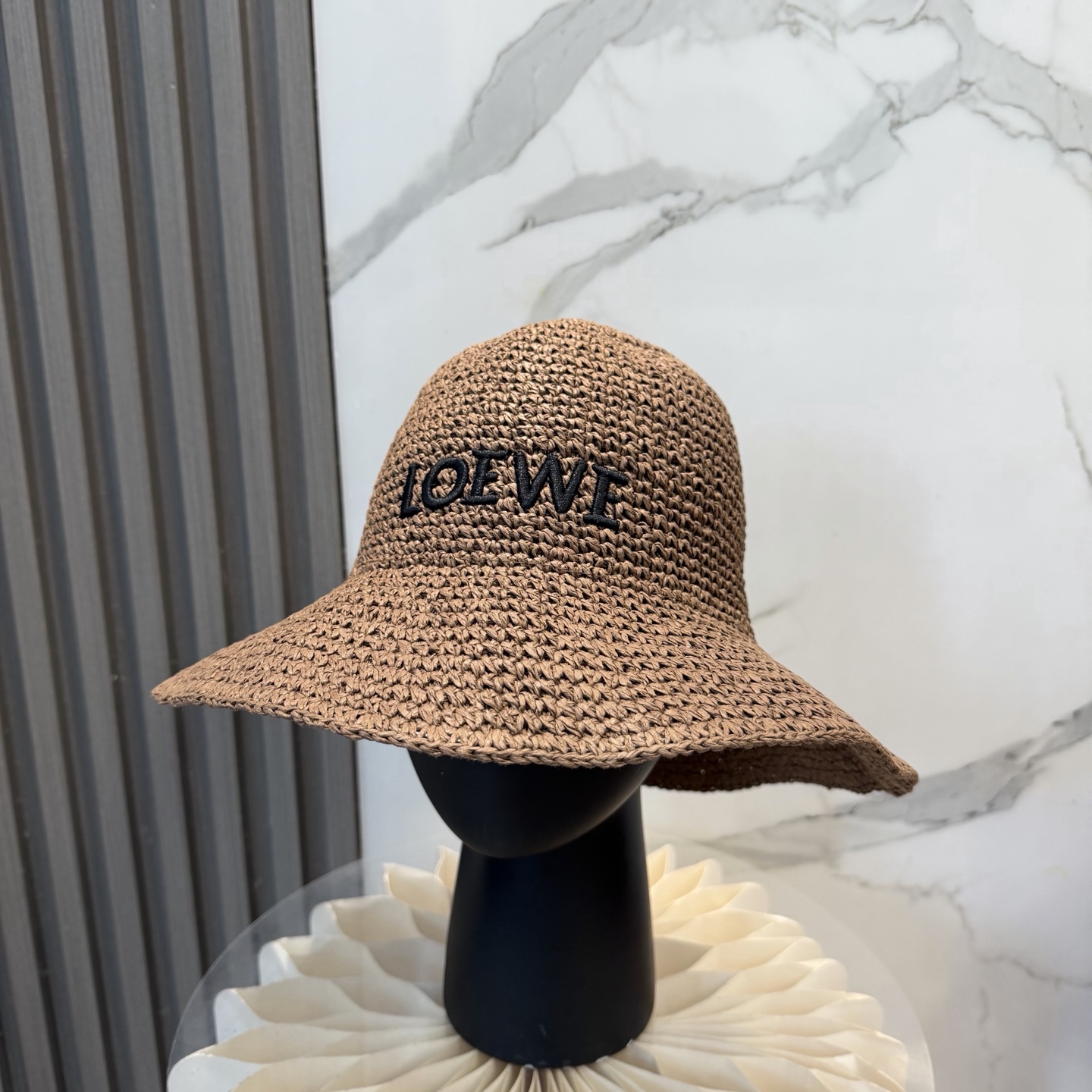 Celine 赛琳CELINE新款拉菲草帽，纯手工钩织，产量极少，重工打造， ，头围57cm
