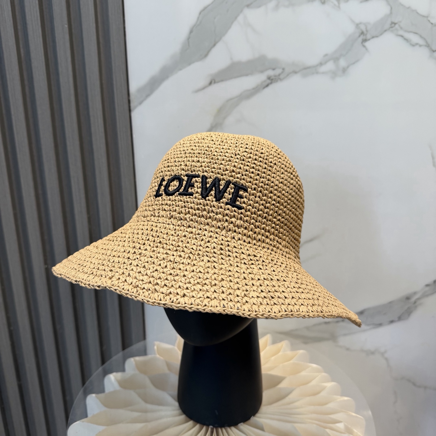 Celine 赛琳CELINE新款拉菲草帽，纯手工钩织，产量极少，重工打造， ，头围57cm