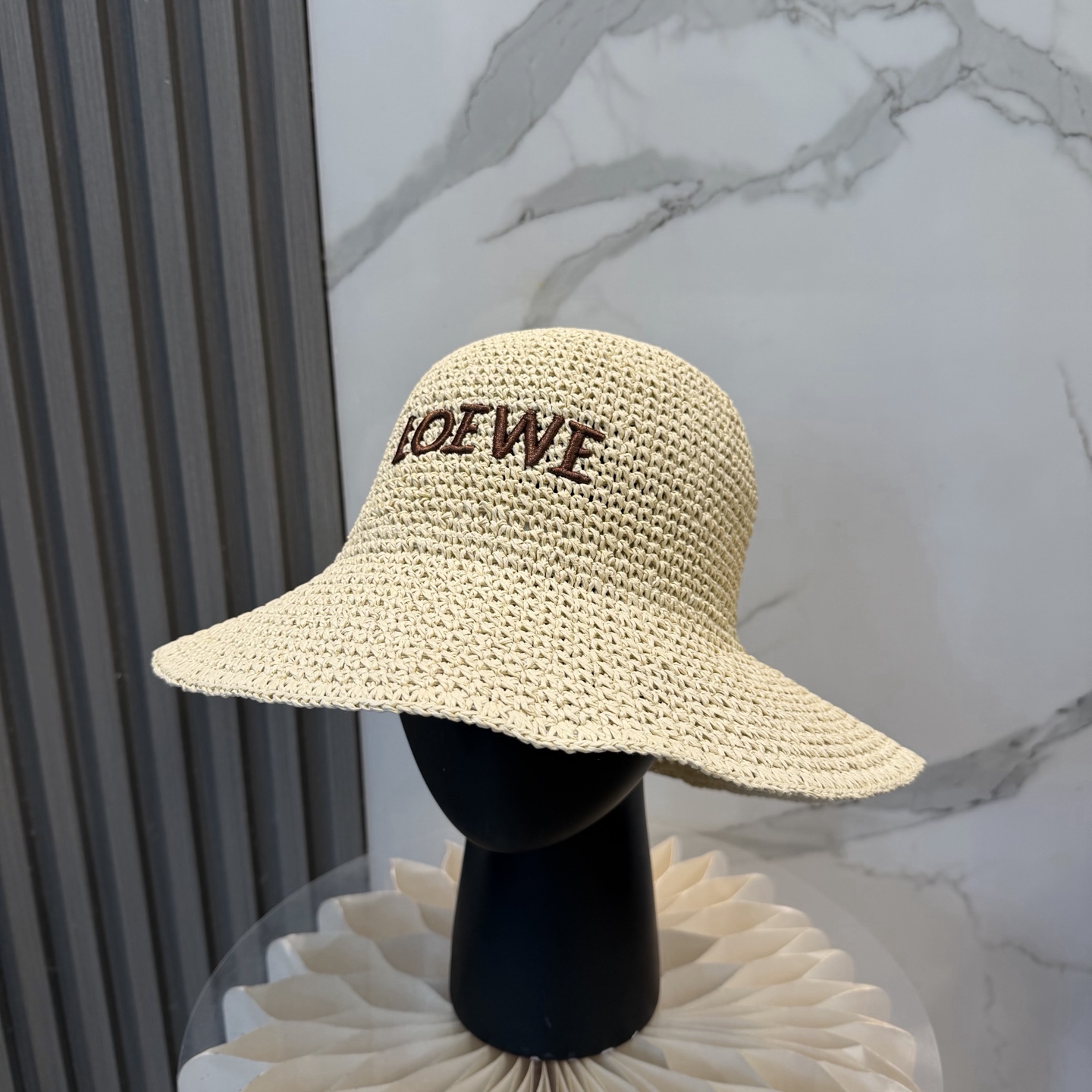 NO:755866,Celine CELINE's new raffia straw hat, purely hand-crocheted, very small production, heavy-duty production, the same style at the counter, head circumference 57cm hat straw hat fisherman hat baseball cap, hat, celine, celine, espadrilles, hats19860909赛琳CELINE新款拉菲草帽,纯手工钩织,产量极少,重工打造,专柜同款,头围57cm帽子草帽渔夫帽棒球帽,帽子,celine,celine,espadrilles,hats,hat