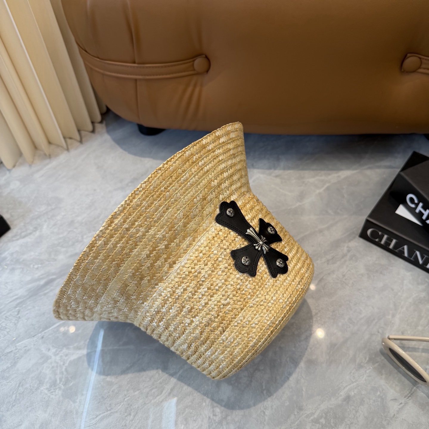 克罗心 夏季沙滩草帽🔳夏天必备款🟡沙滩露营拍照氛围感足足的~很有设计感一款草帽📸超级出片~出货不易 趁着