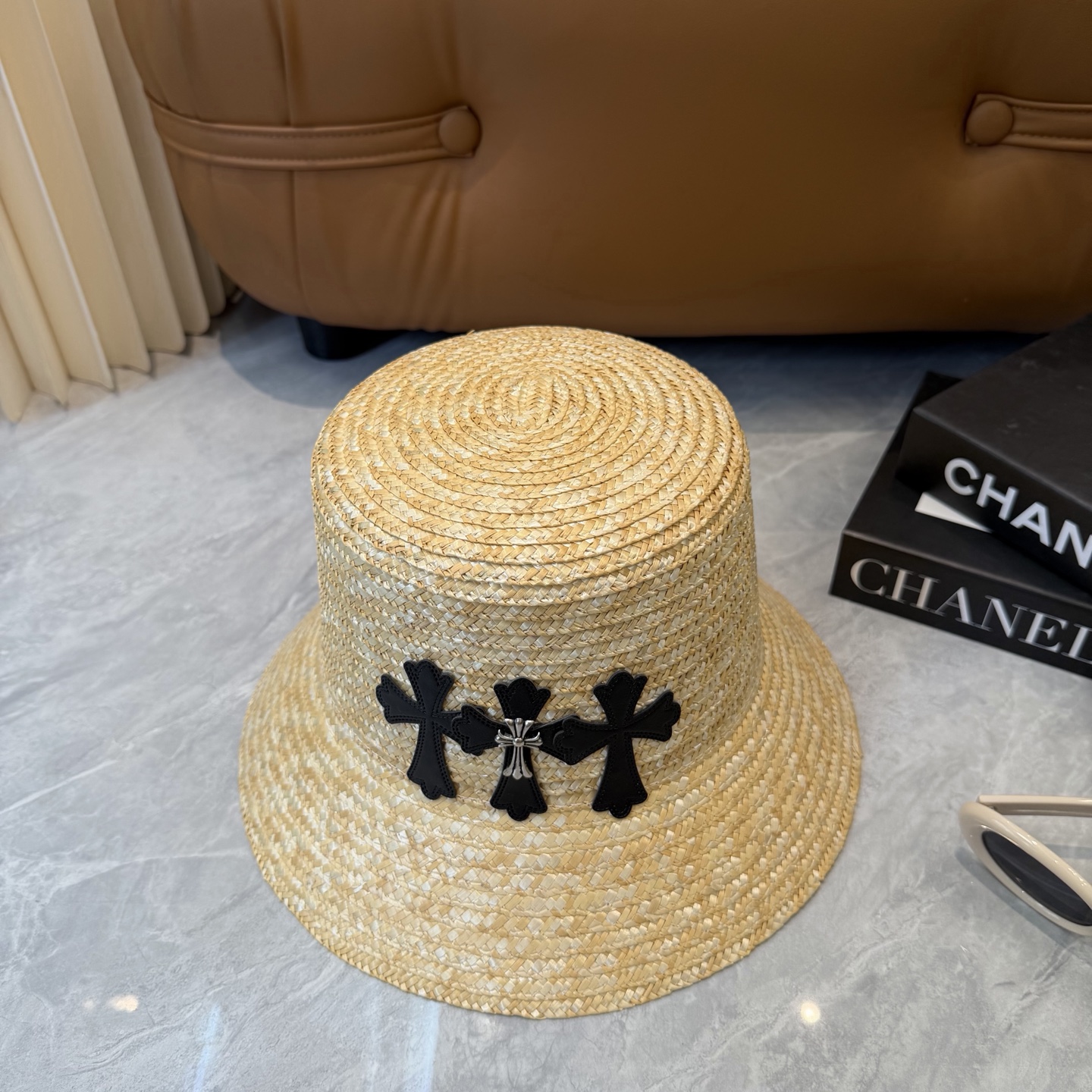 克罗心 夏季沙滩草帽🔳夏天必备款🟡沙滩露营拍照氛围感足足的~很有设计感一款草帽📸超级出片~出货不易 趁着