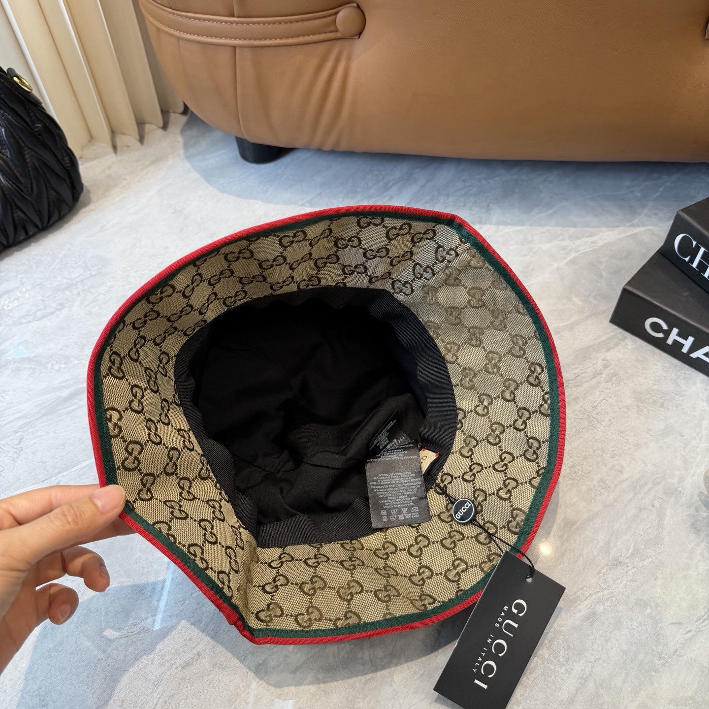 原单品质GUCCI古奇渔夫帽👒官网新品Gucci渔夫帽火爆来袭 工艺非常精美 高档大气上档次！低调奢华，