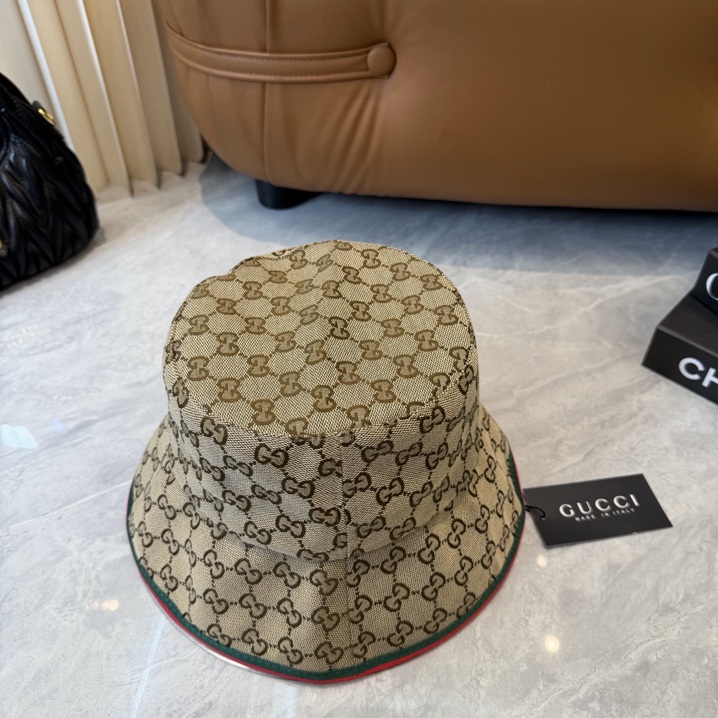 原单品质GUCCI古奇渔夫帽👒官网新品Gucci渔夫帽火爆来袭 工艺非常精美 高档大气上档次！低调奢华，