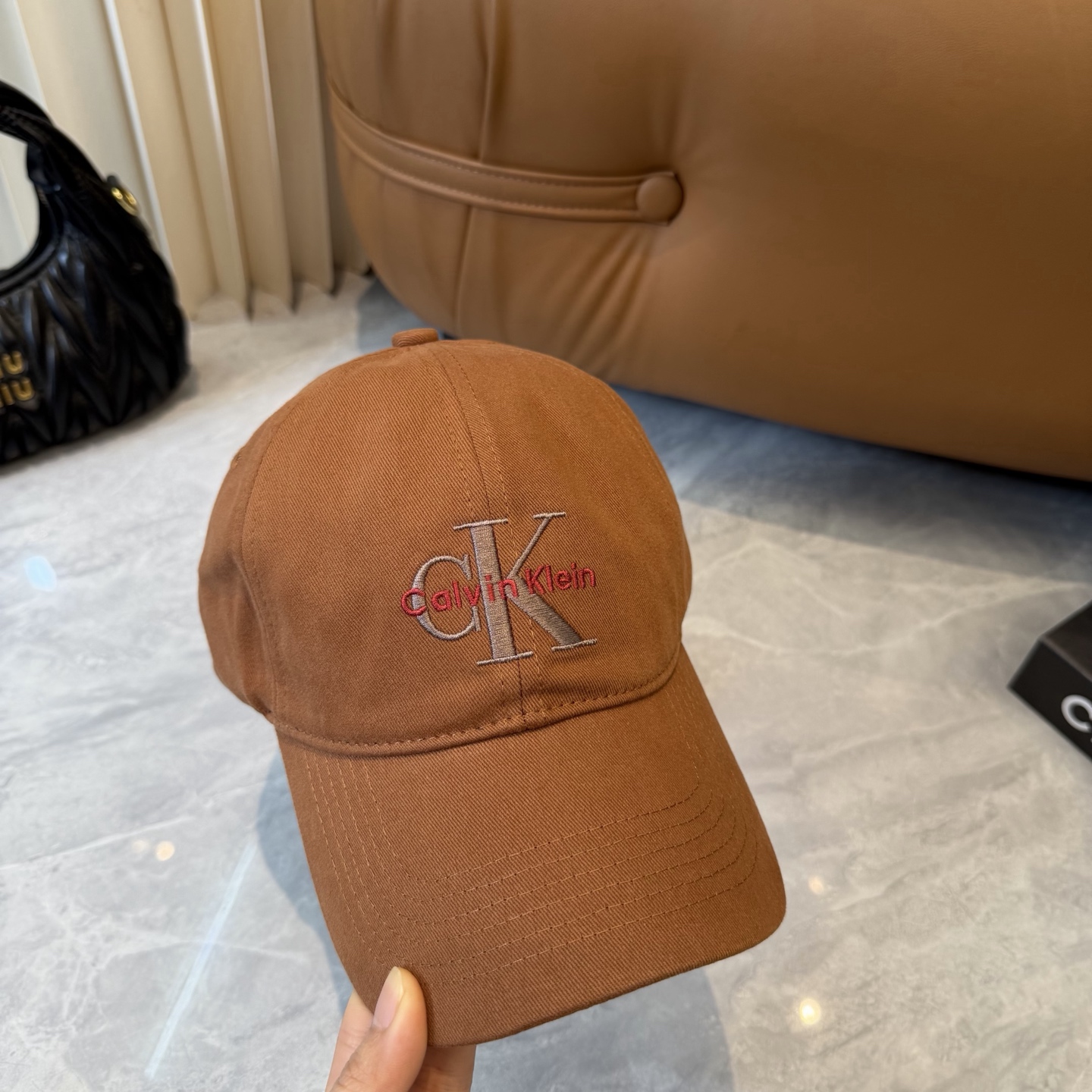 原单正品ck棒球帽！绝对原单！品质细节都超好！不可多得的好货！关于品牌就不多介绍了 这个潮牌不用多说，其