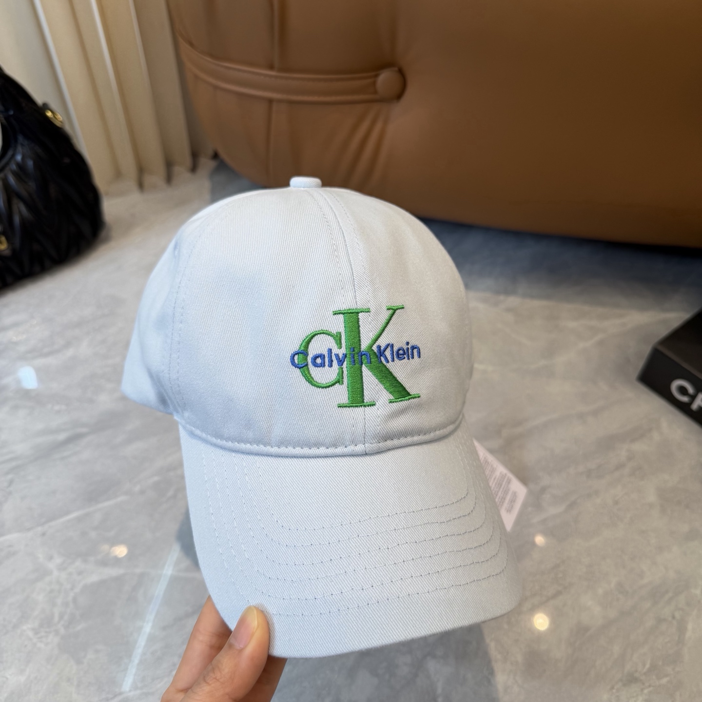 原单正品ck棒球帽！绝对原单！品质细节都超好！不可多得的好货！关于品牌就不多介绍了 这个潮牌不用多说，其
