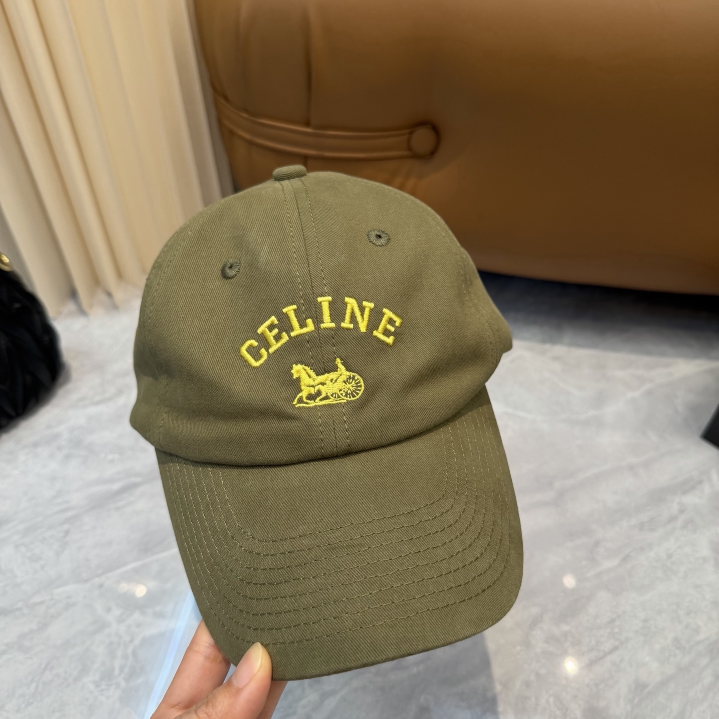 爆款CELINE（赛琳）官网代购版本。 原版1:1 定制！ 简约字母明星同款最新棒球帽，时尚潮流，高端做