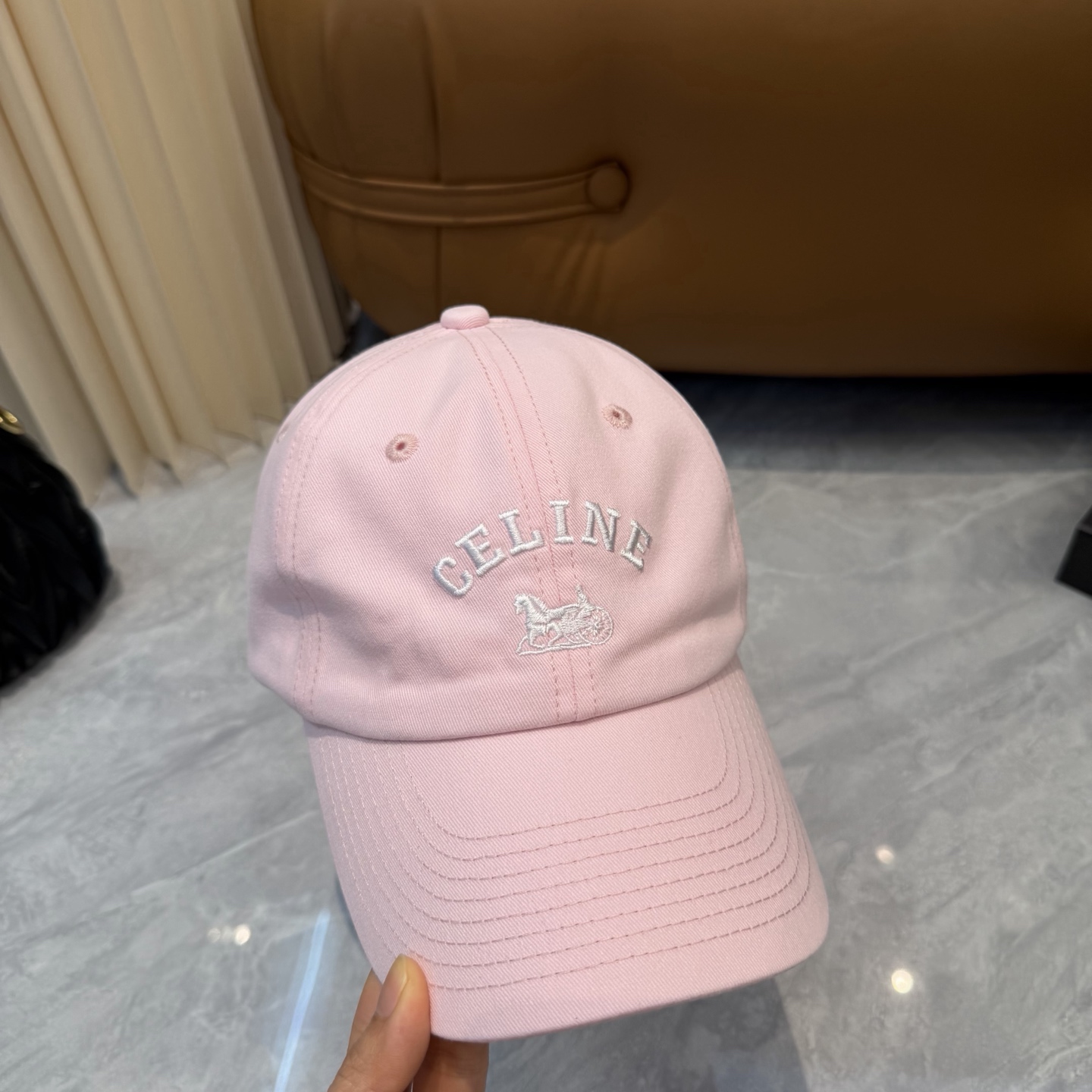 爆款CELINE（赛琳）官网代购版本。 原版1:1 定制！ 简约字母明星同款最新棒球帽，时尚潮流，高端做