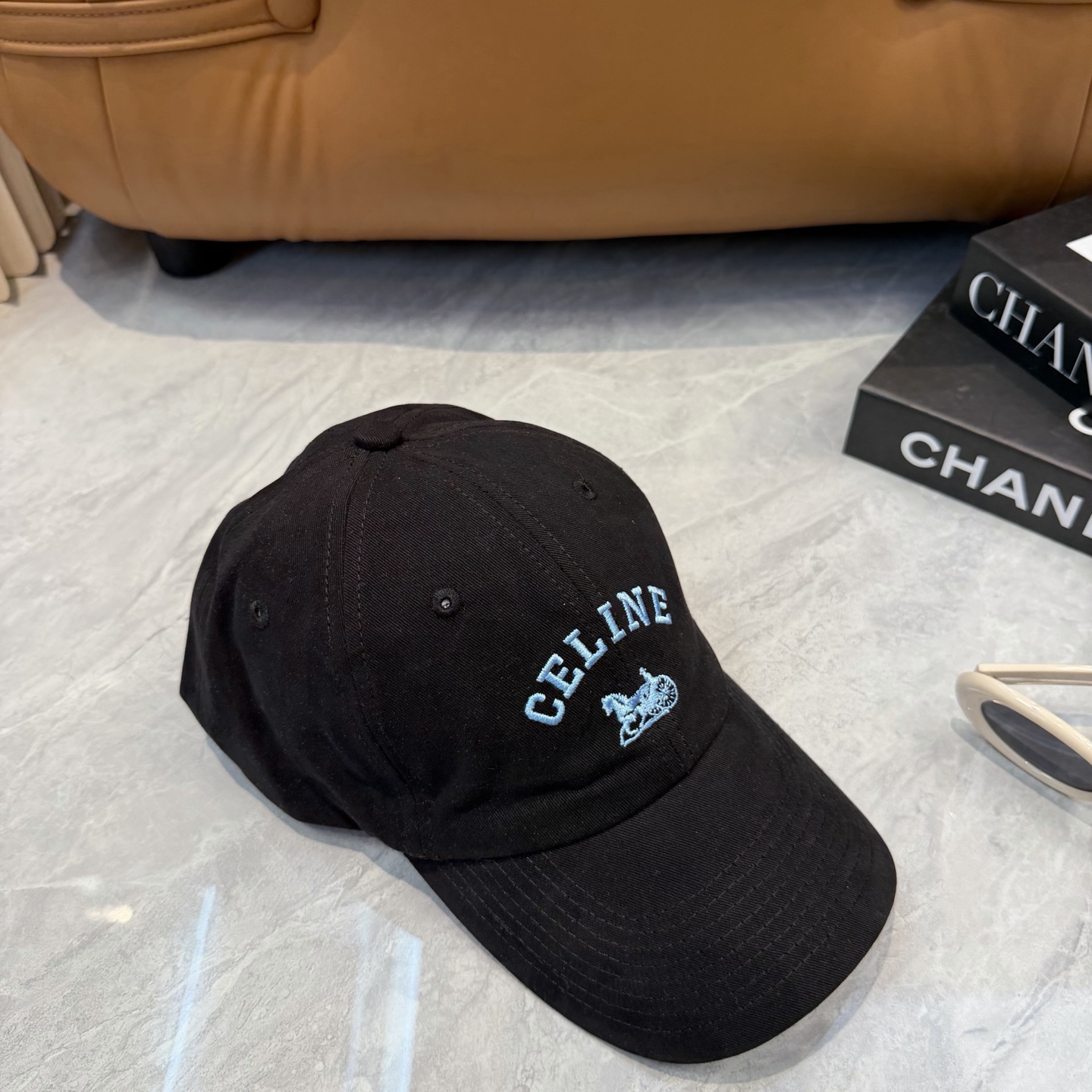 爆款CELINE（赛琳）官网代购版本。 原版1:1 定制！ 简约字母明星同款最新棒球帽，时尚潮流，高端做
