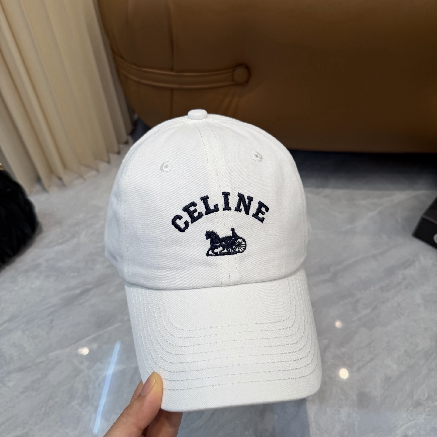 爆款CELINE（赛琳）官网代购版本。 原版1:1 定制！ 简约字母明星同款最新棒球帽，时尚潮流，高端做