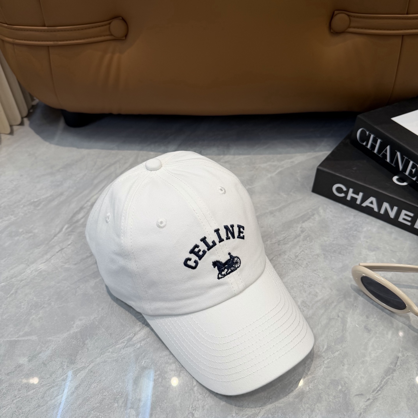 爆款CELINE（赛琳）官网代购版本。 原版1:1 定制！ 简约字母明星同款最新棒球帽，时尚潮流，高端做