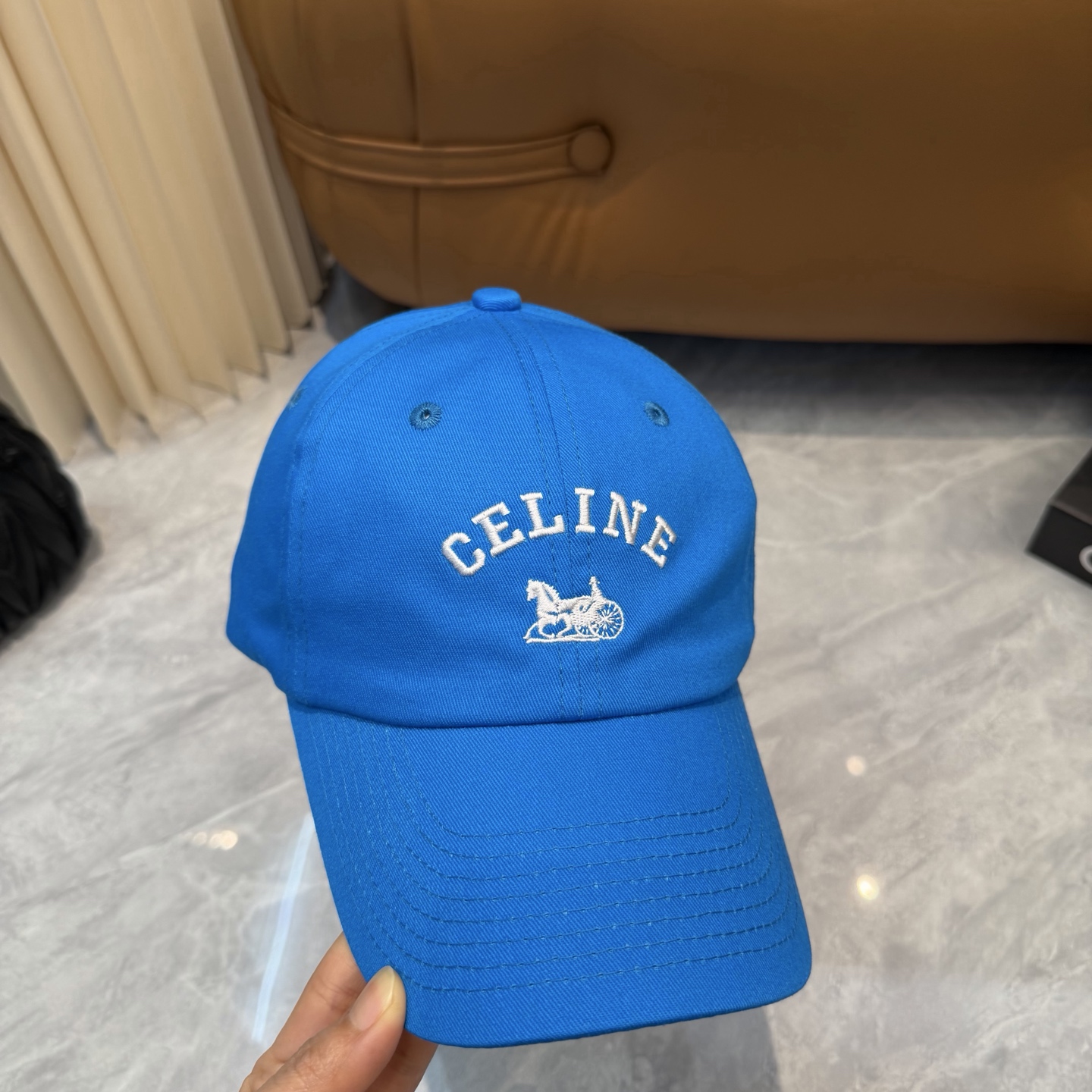 爆款CELINE（赛琳）官网代购版本。 原版1:1 定制！ 简约字母明星同款最新棒球帽，时尚潮流，高端做