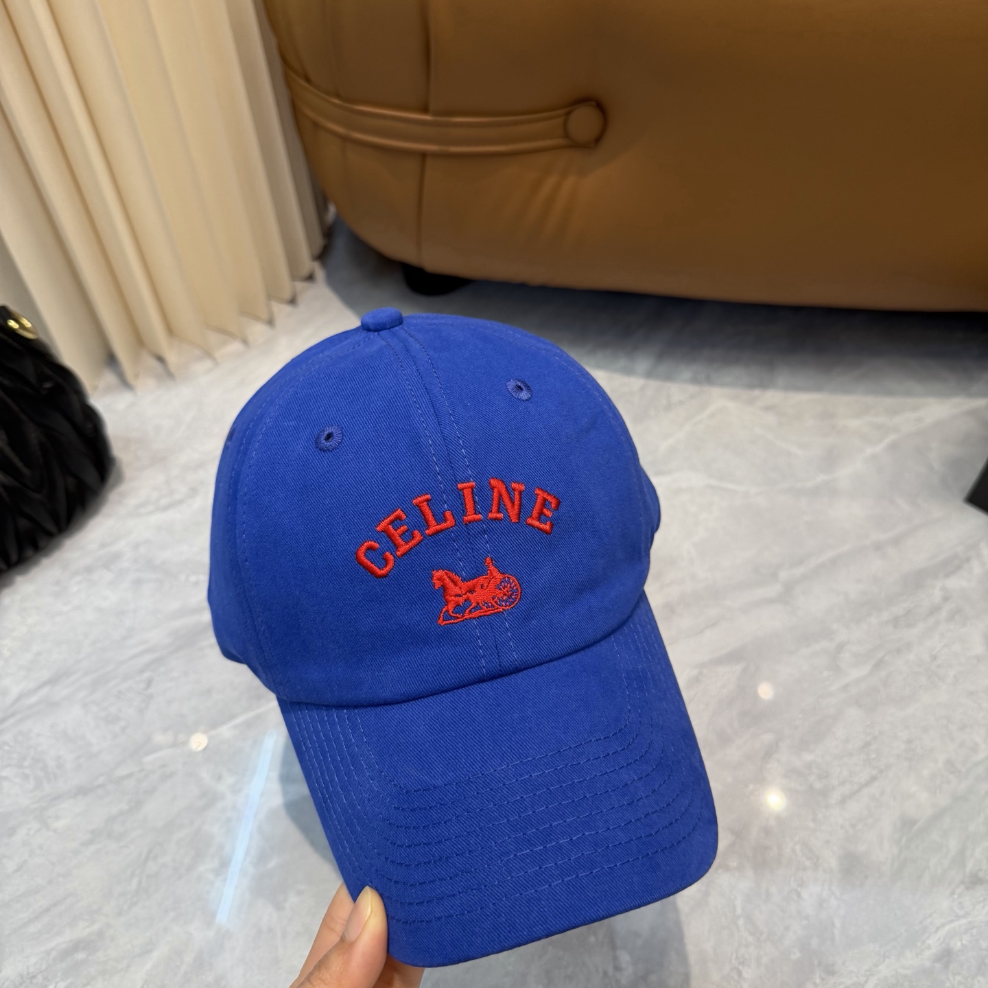 爆款CELINE（赛琳）官网代购版本。 原版1:1 定制！ 简约字母明星同款最新棒球帽，时尚潮流，高端做