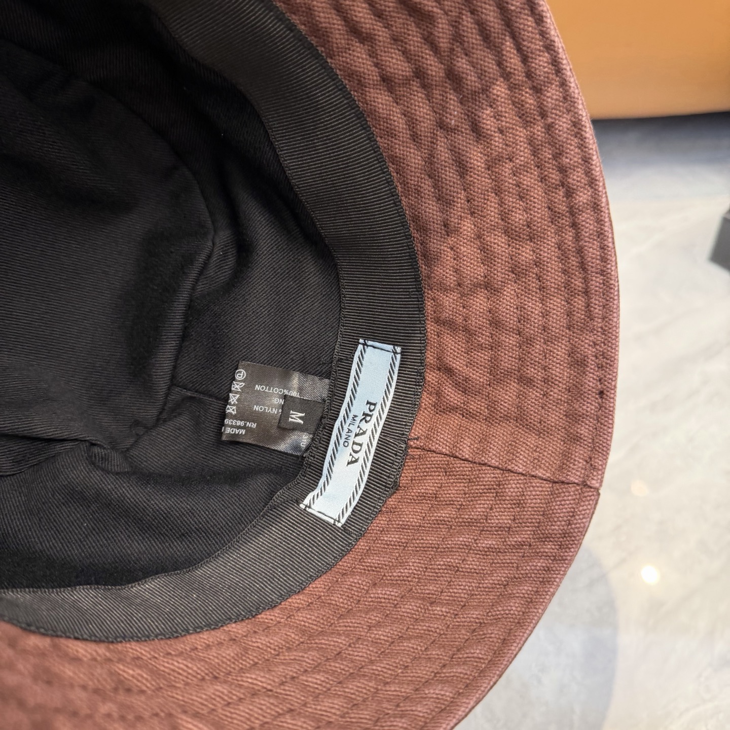 Prada 男女款又好搭配，出街单品