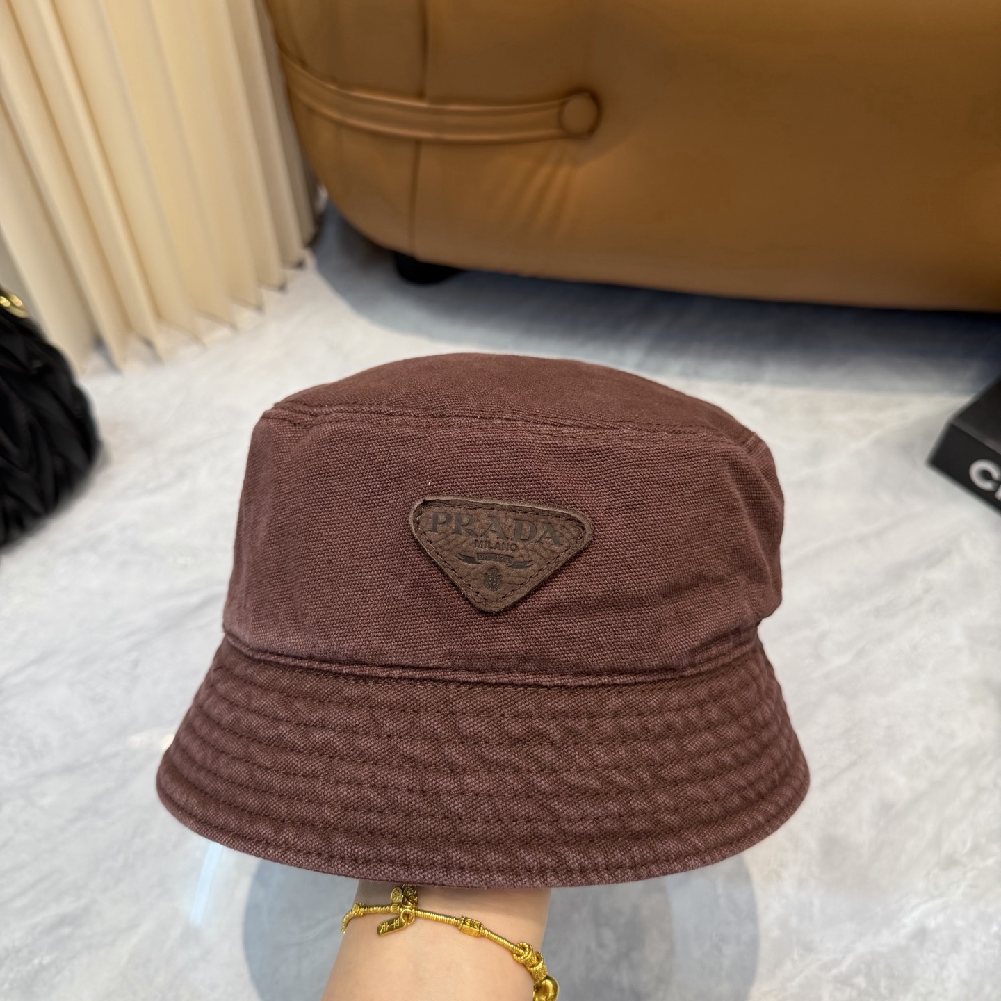 Prada 男女款又好搭配，出街单品