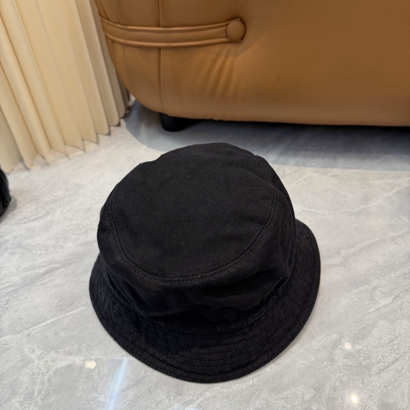 Prada 男女款又好搭配，出街单品