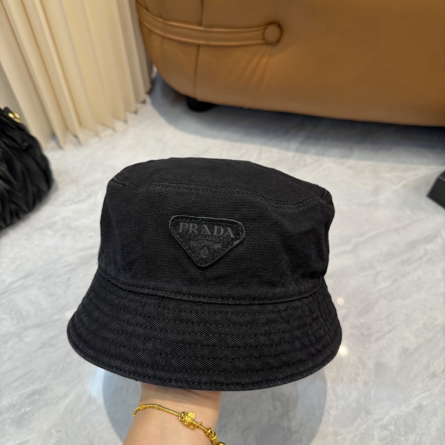 Prada 男女款又好搭配，出街单品