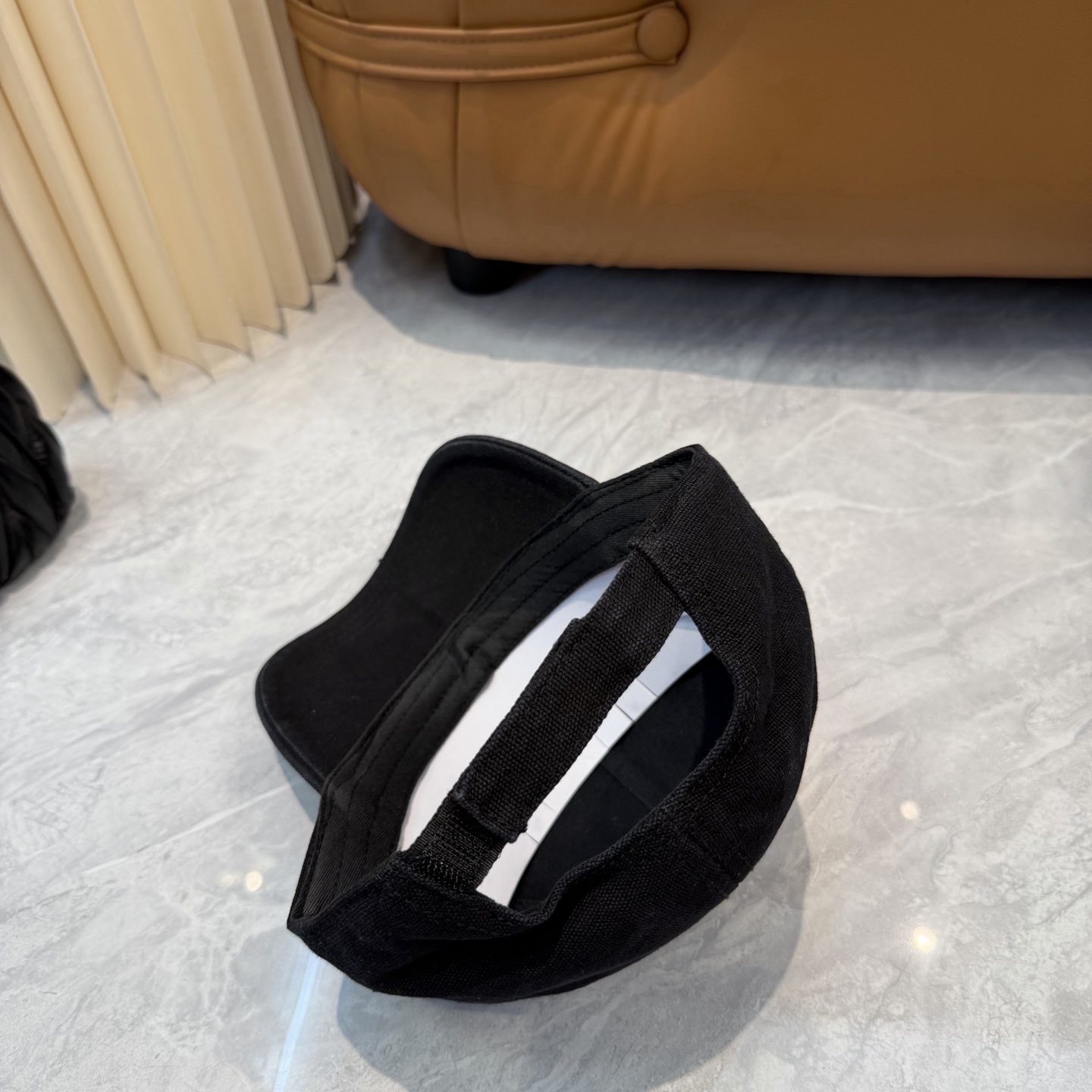 Prada 男女款又好搭配，出街单品
