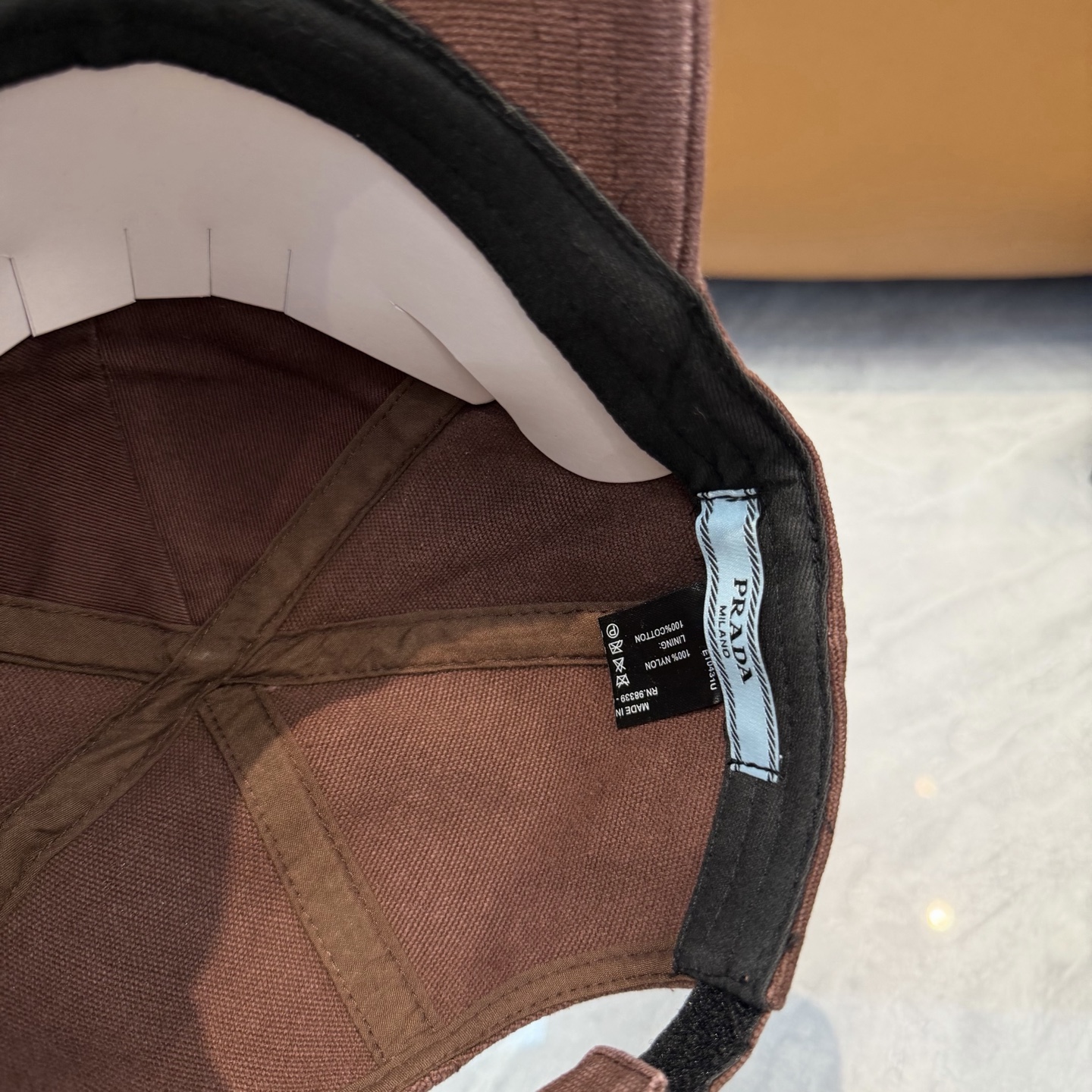 Prada 男女款又好搭配，出街单品