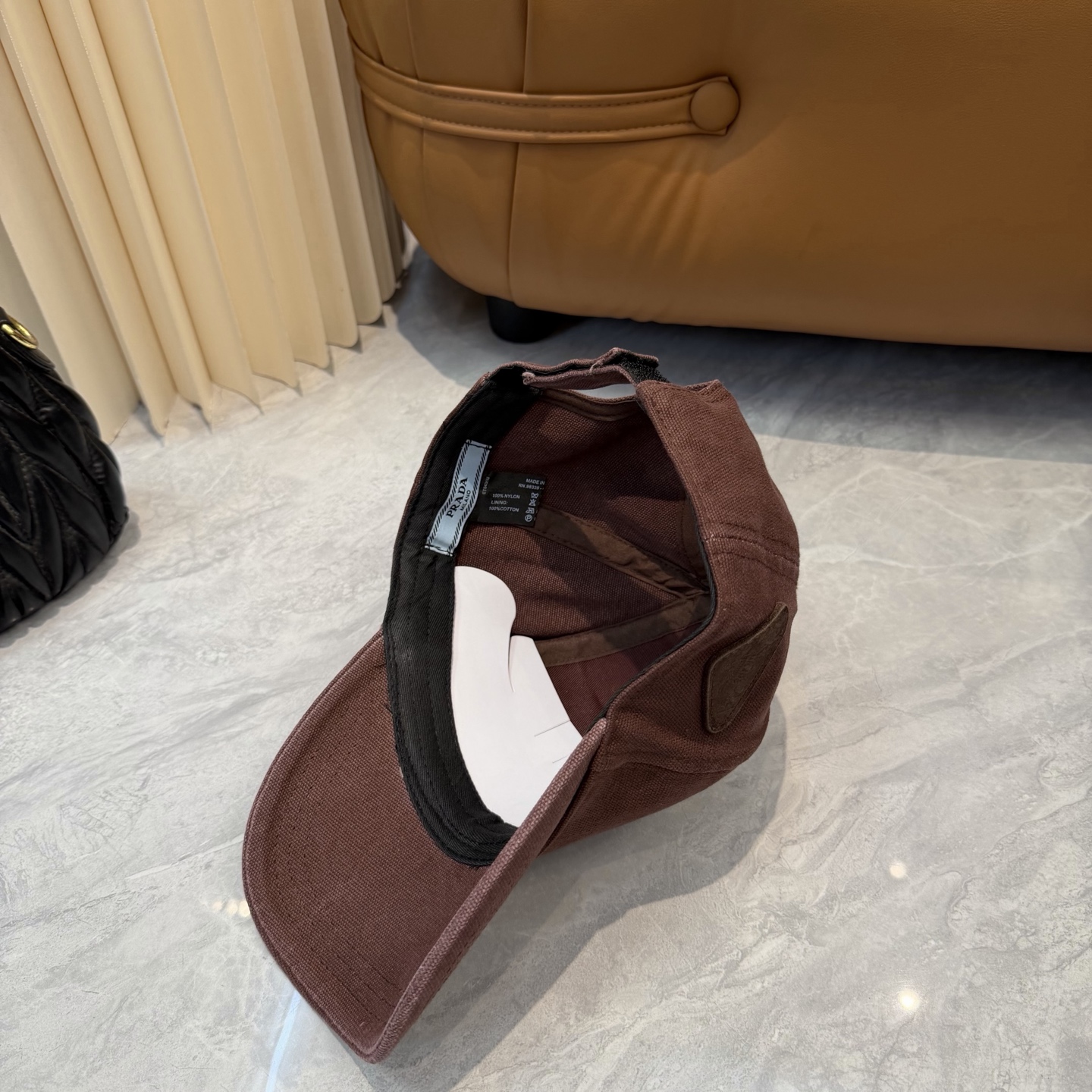 Prada 男女款又好搭配，出街单品
