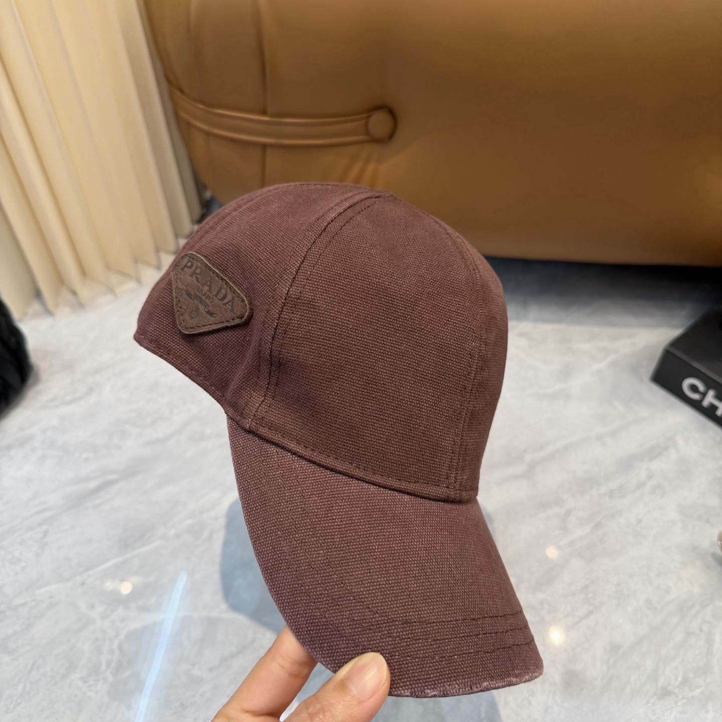 Prada 男女款又好搭配，出街单品
