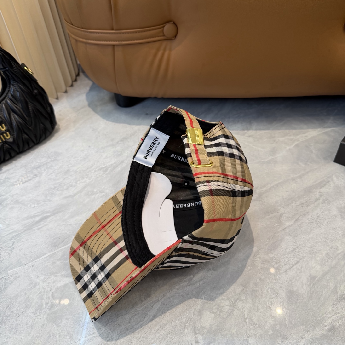 Burberry Burberry（巴宝莉） 棒球帽 款纯棉内里，轻盈透气。完美版型， 品质，独家 摄，男女适用