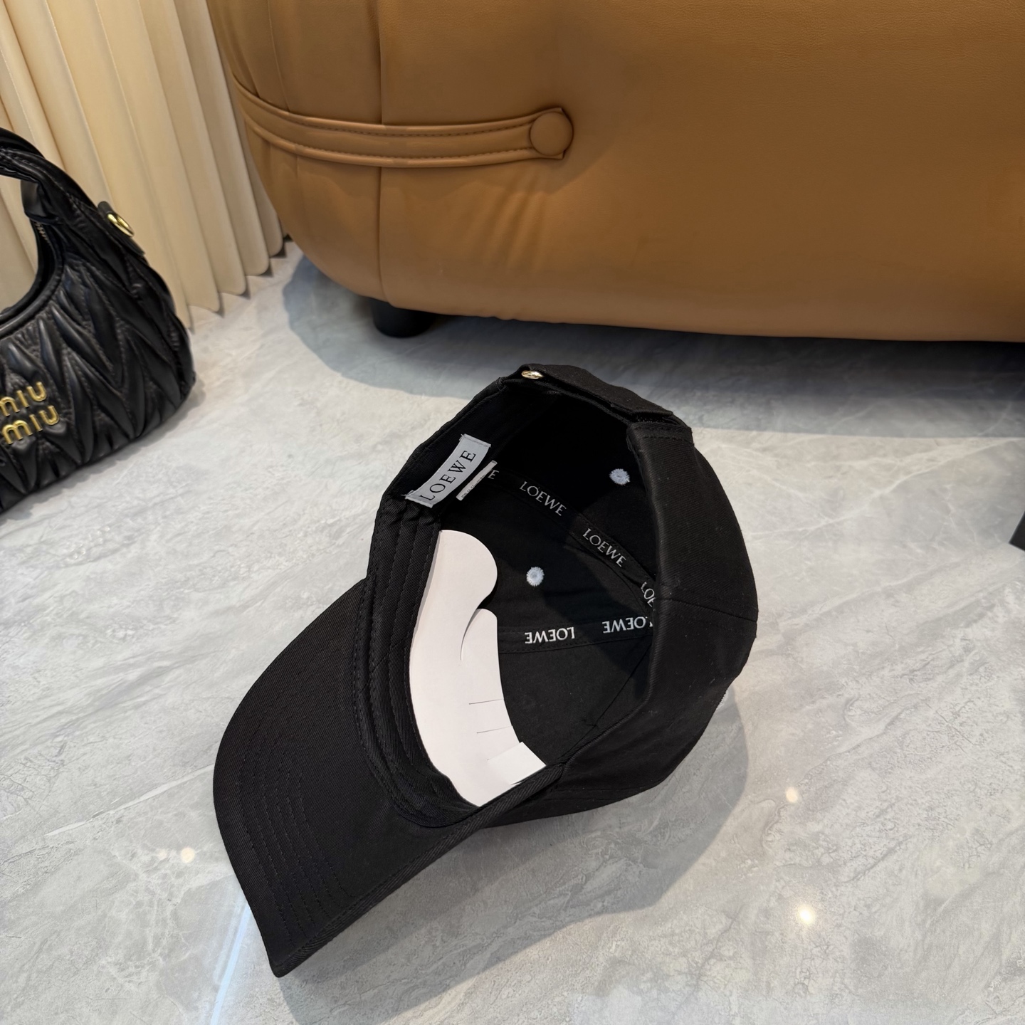 Loewe 配防尘袋【罗意威】新款刺绣棒球帽， 同步 ， 款超好搭配，赶紧入手