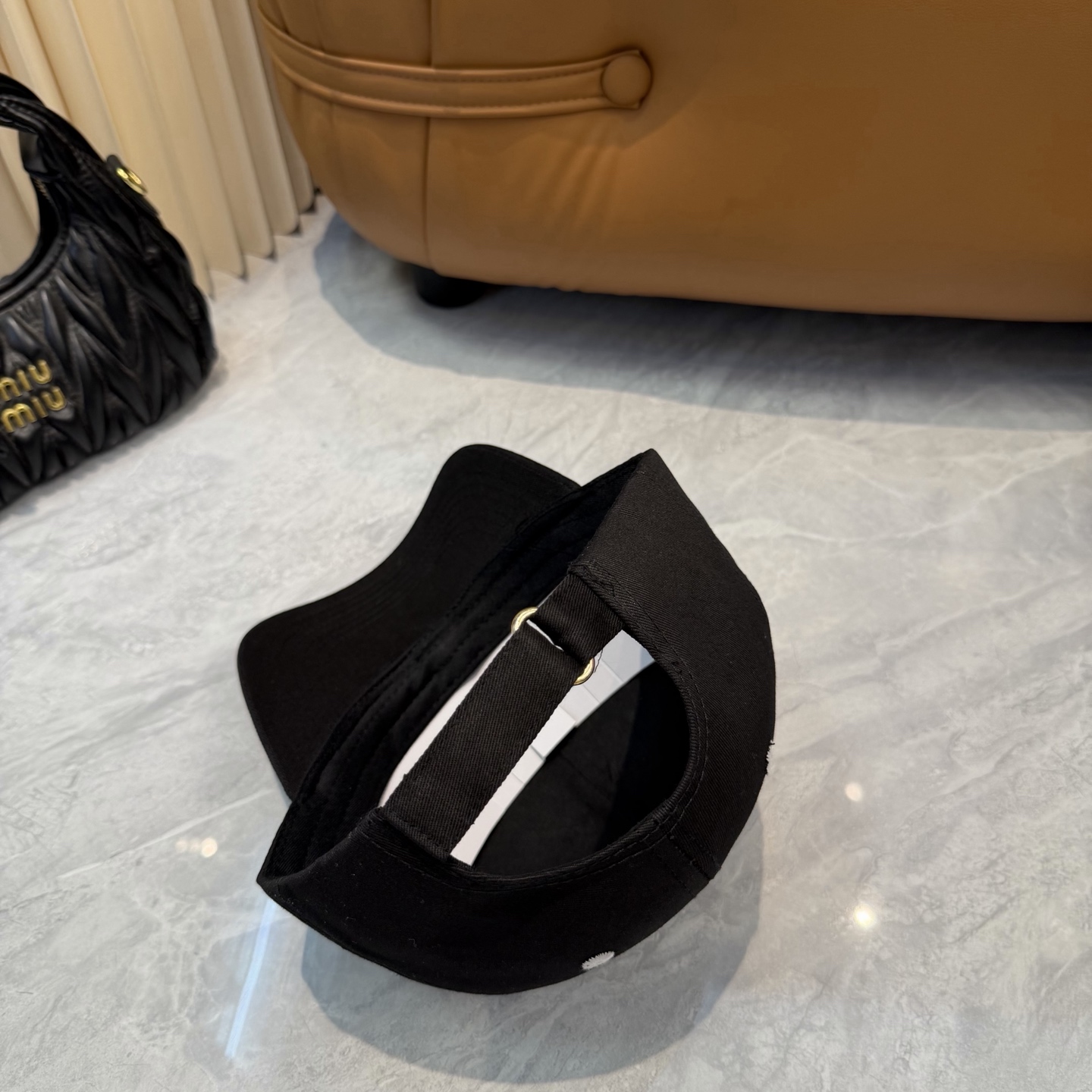 Loewe 配防尘袋【罗意威】新款刺绣棒球帽， 同步 ， 款超好搭配，赶紧入手