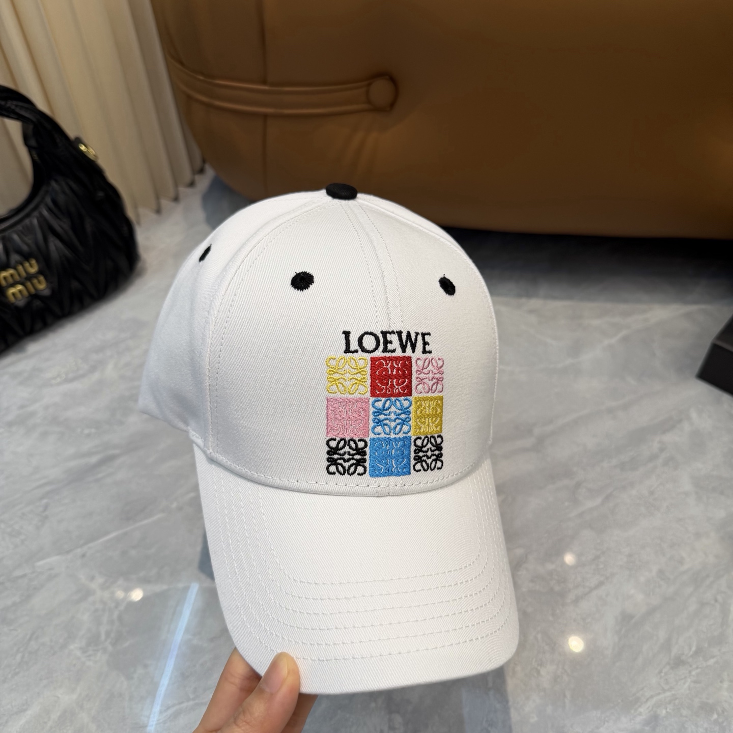 Loewe 配防尘袋【罗意威】新款刺绣棒球帽， 同步 ， 款超好搭配，赶紧入手