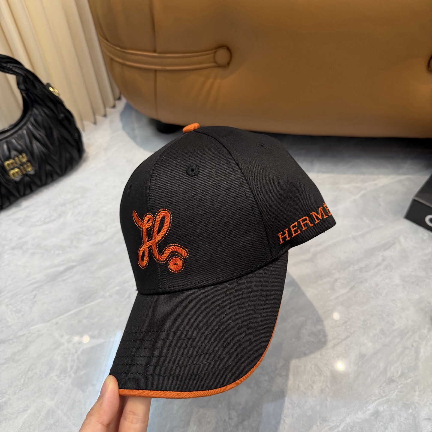 Hermès HERMÈS (爱马仕)最新款 棒球帽 拼色H 开模订制 透气帆布面料+ 精钢调节扣