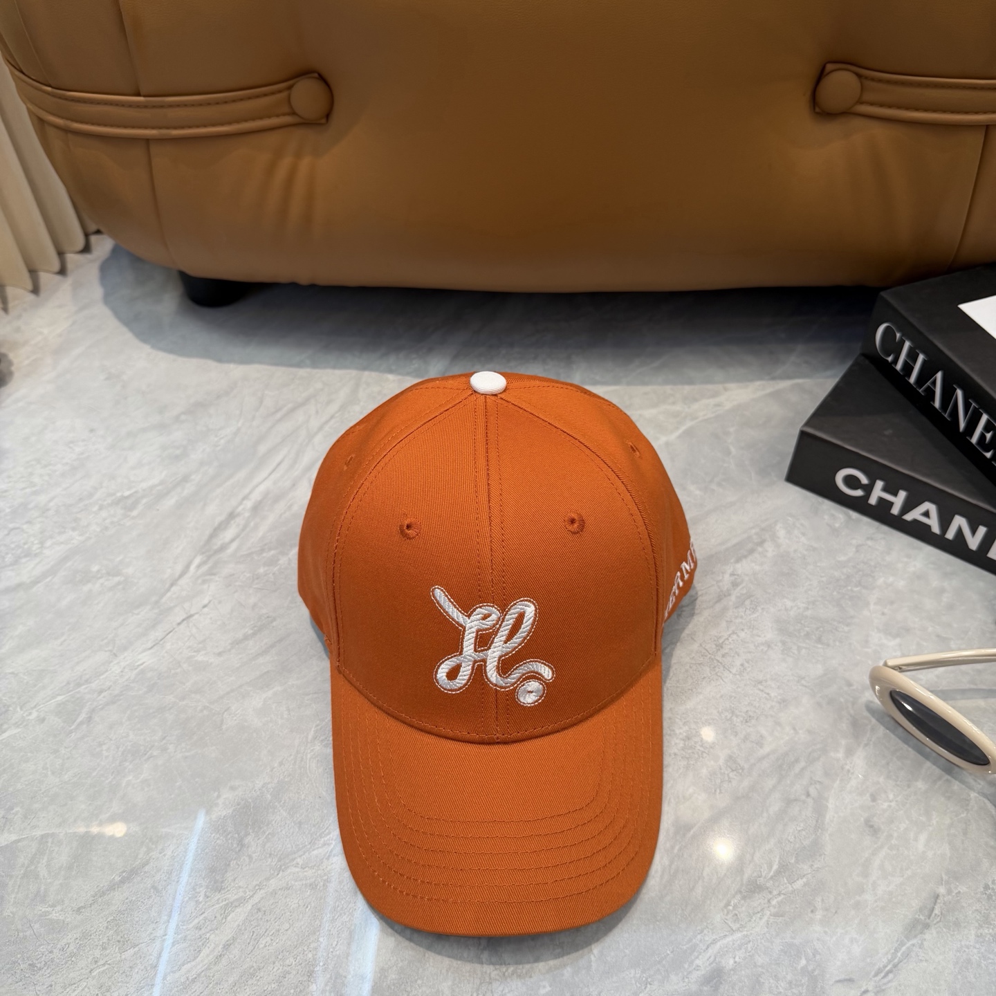 Hermès HERMÈS (爱马仕)最新款 棒球帽 拼色H 开模订制 透气帆布面料+ 精钢调节扣