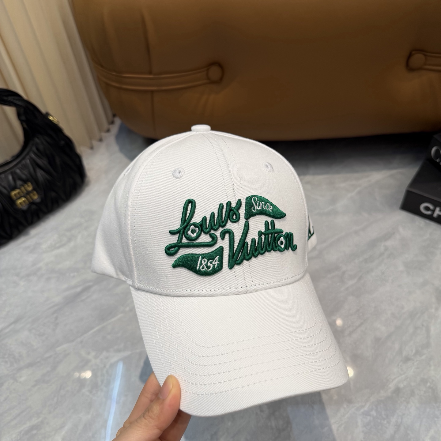 Louis Vuitton LV路易威登高版本刺绣 棒球帽 重工打造 高端 ，百搭款