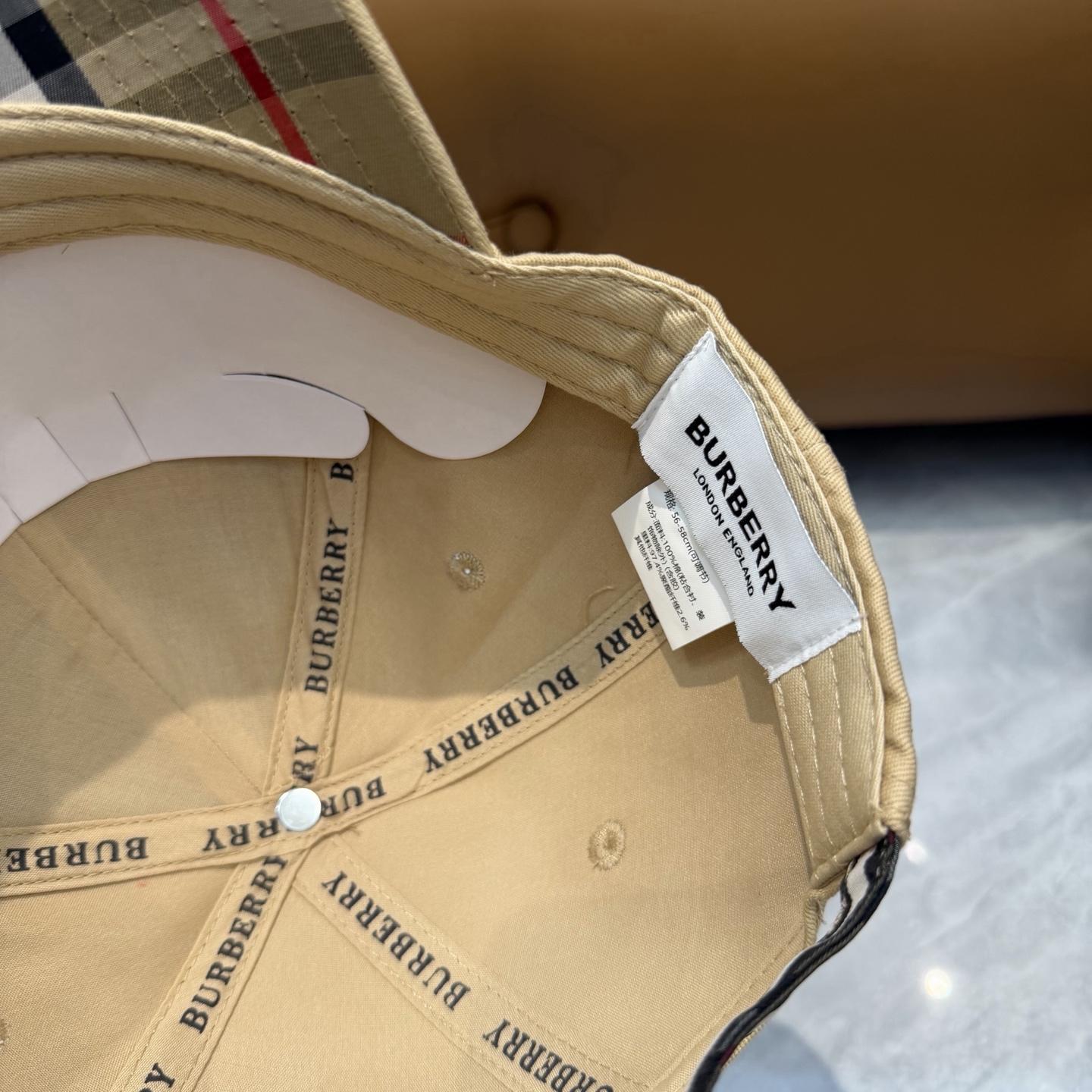 Burberry Burberry（巴宝莉） 棒球帽 款纯棉内里，轻盈透气。完美版型， 品质，独家 摄，男女适用
