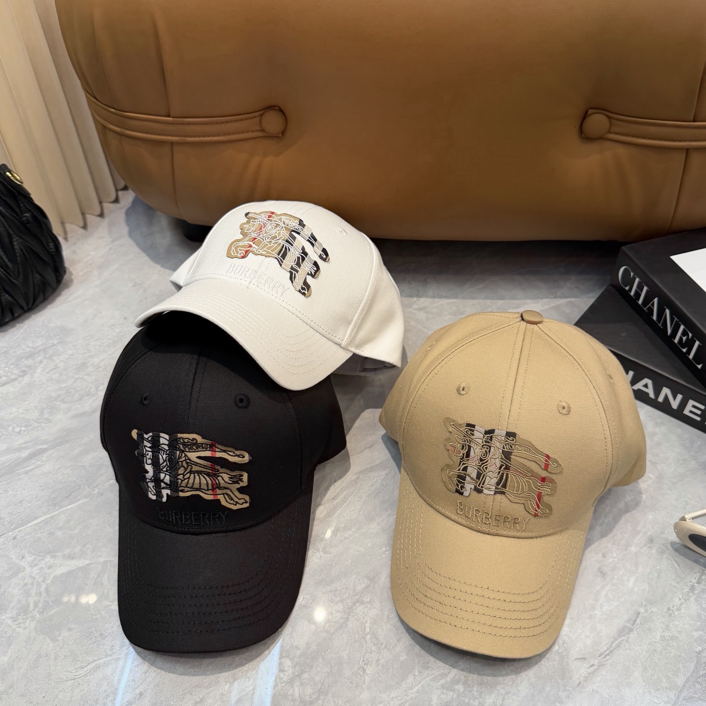 Burberry Burberry（巴宝莉） 棒球帽 款纯棉内里，轻盈透气。完美版型， 品质，独家 摄，男女适用
