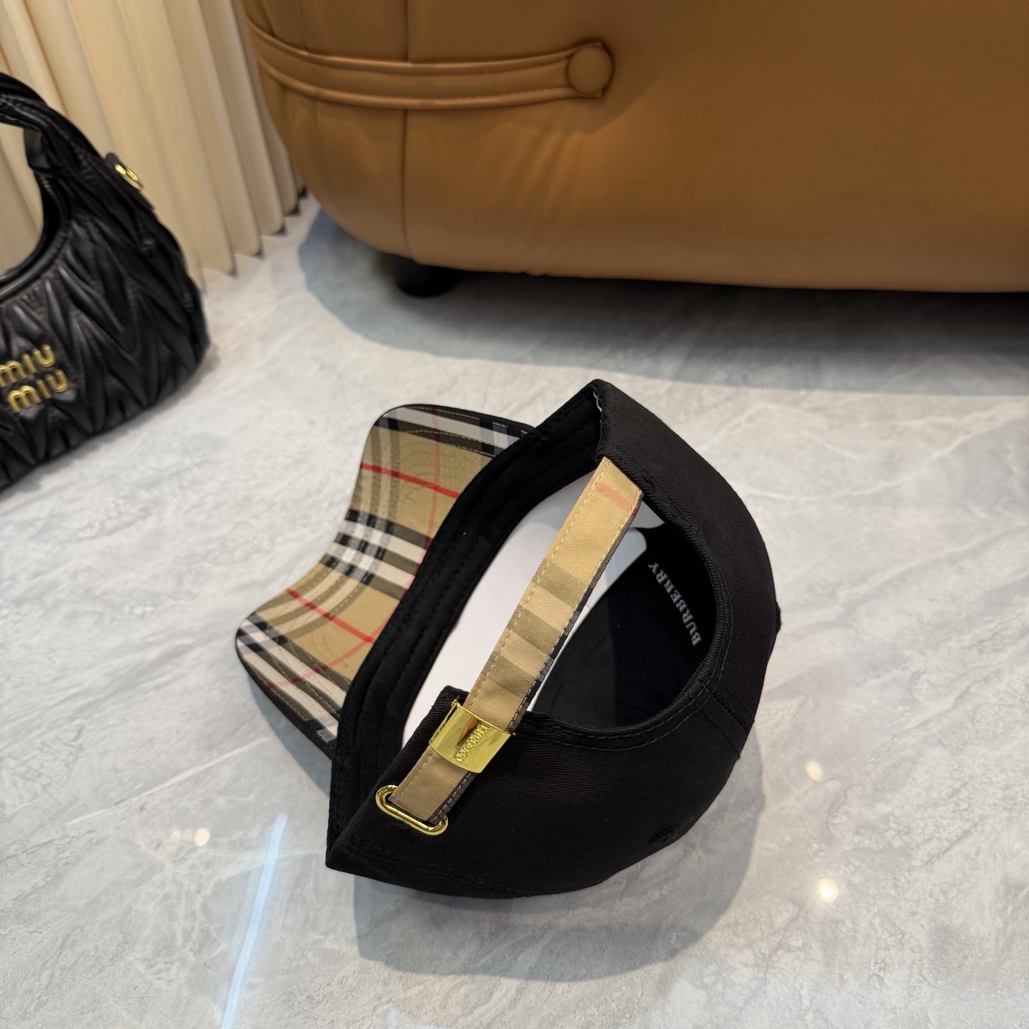 Burberry Burberry（巴宝莉） 棒球帽 款纯棉内里，轻盈透气。完美版型， 品质，独家 摄，男女适用