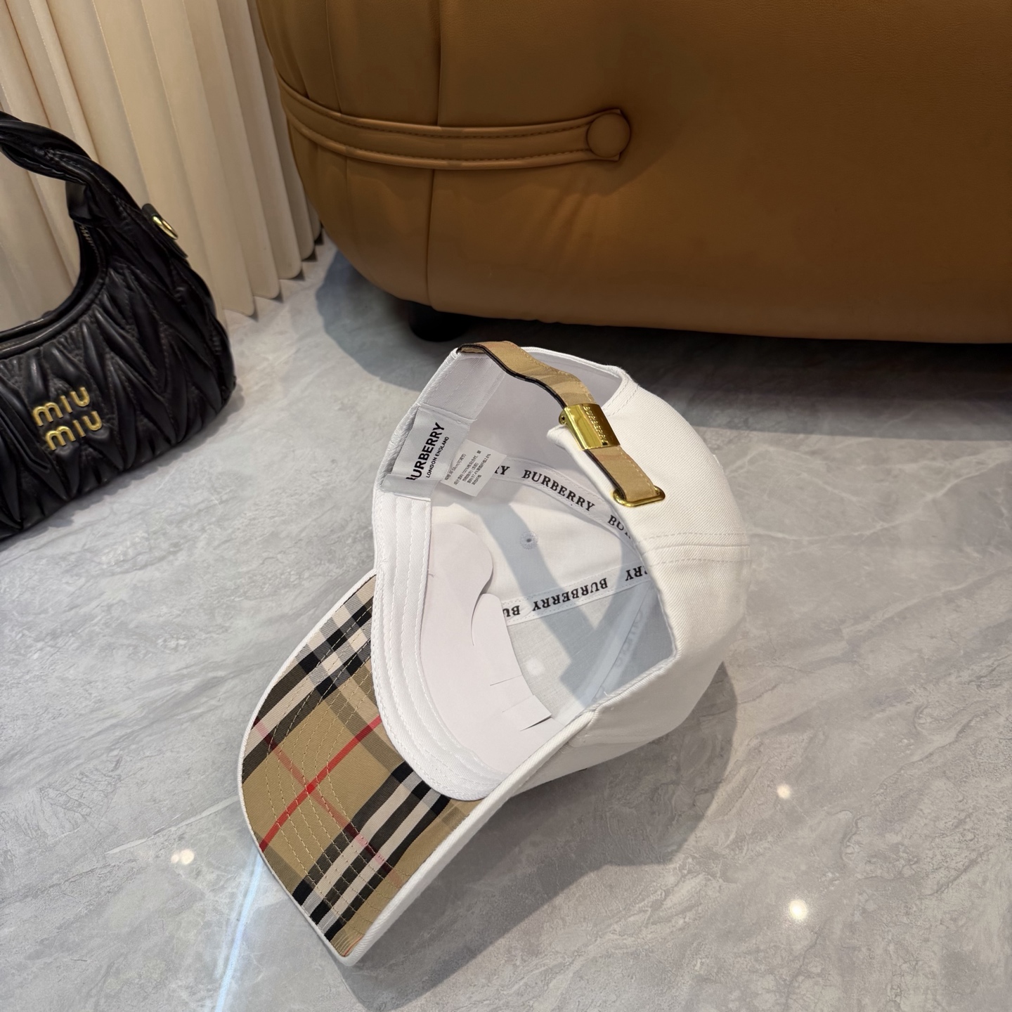 Burberry Burberry（巴宝莉） 棒球帽 款纯棉内里，轻盈透气。完美版型， 品质，独家 摄，男女适用
