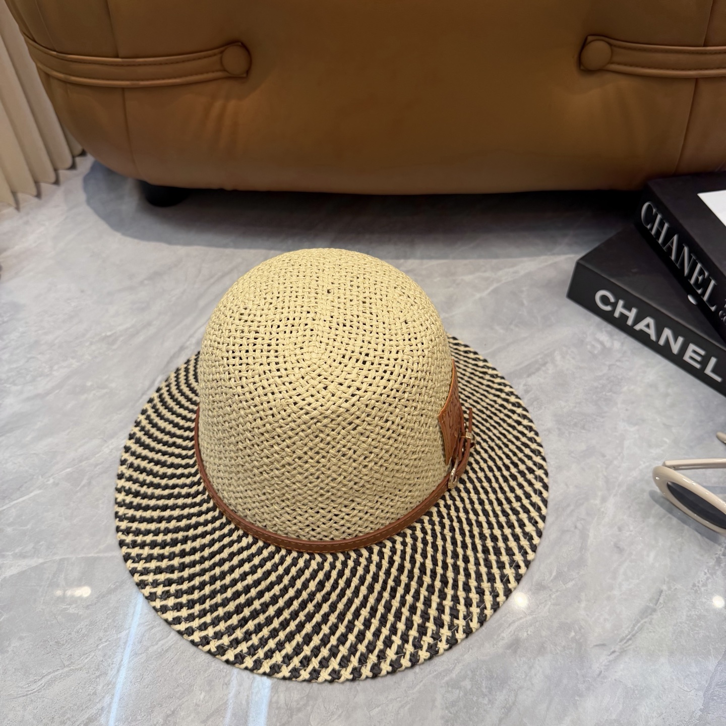 Loewe Loewe/罗意威 春夏日宽檐休闲草帽 度假logo 一顶 有品位的草帽了~出街首选 帽型超美腻夏天沙滩度假者或日常防晒