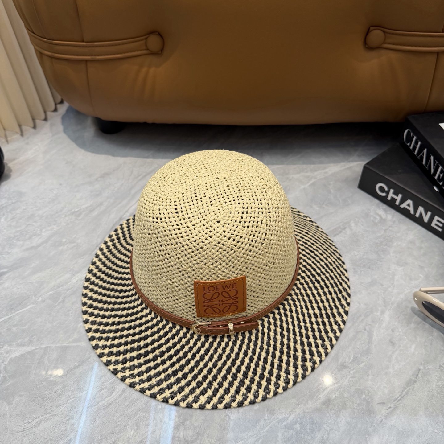 Loewe Loewe/罗意威 春夏日宽檐休闲草帽 度假logo 一顶 有品位的草帽了~出街首选 帽型超美腻夏天沙滩度假者或日常防晒