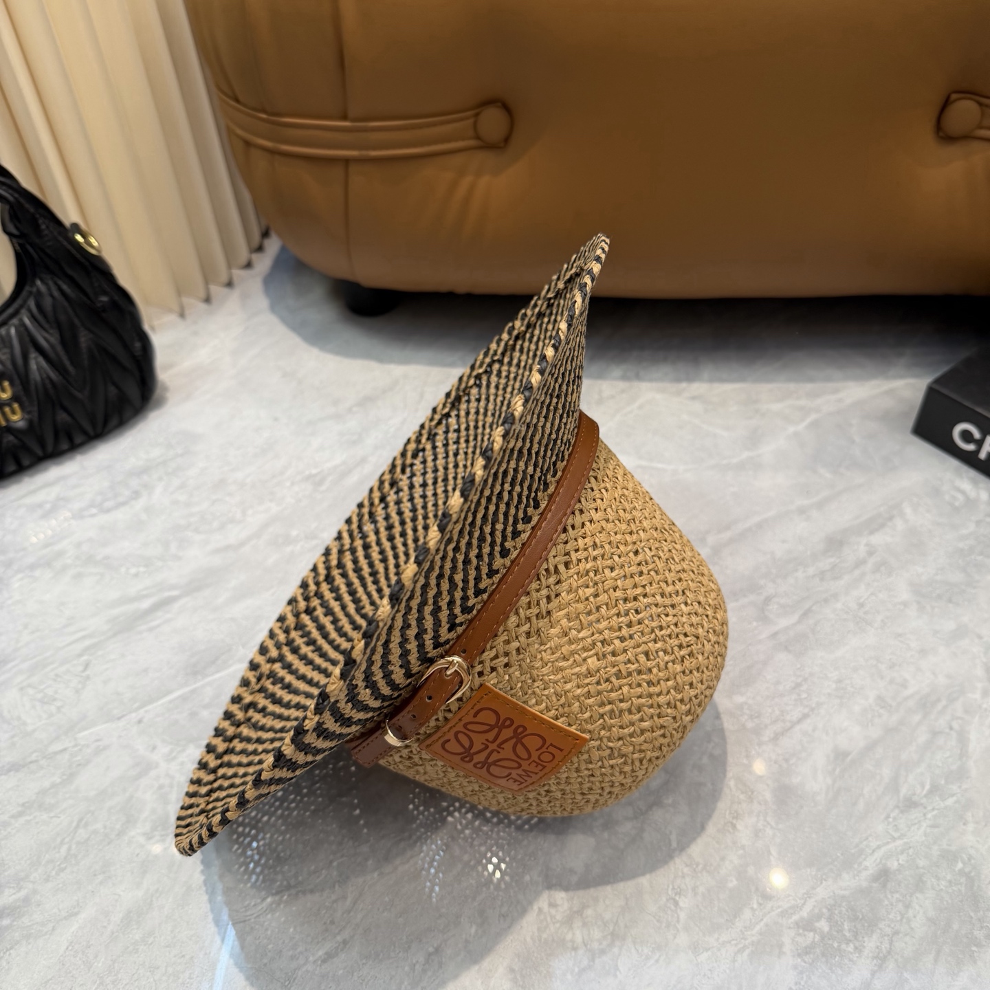 Loewe Loewe/罗意威 春夏日宽檐休闲草帽 度假logo 一顶 有品位的草帽了~出街首选 帽型超美腻夏天沙滩度假者或日常防晒