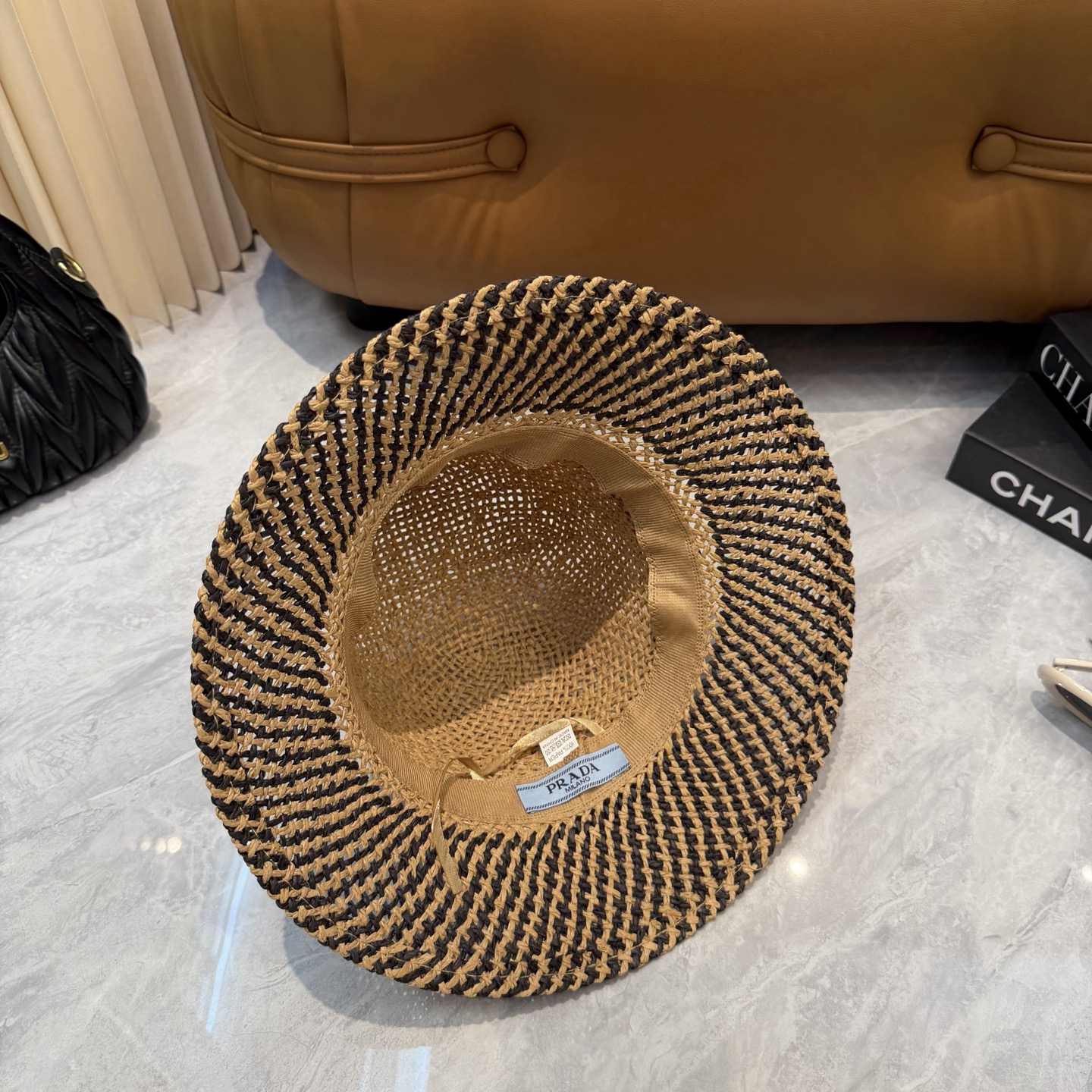 Prada 普拉达春夏日宽檐休闲草帽 度假logo 一顶 有品位的草帽了~出街首选 帽型超美腻夏天沙滩度假者或日常防晒