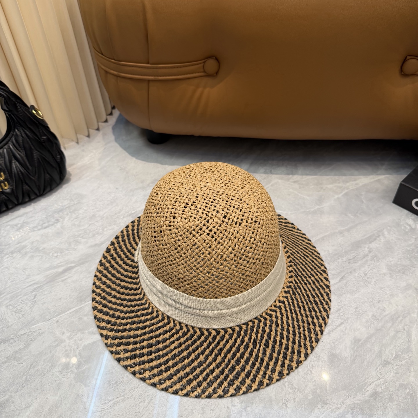 Prada 普拉达春夏日宽檐休闲草帽 度假logo 一顶 有品位的草帽了~出街首选 帽型超美腻夏天沙滩度假者或日常防晒