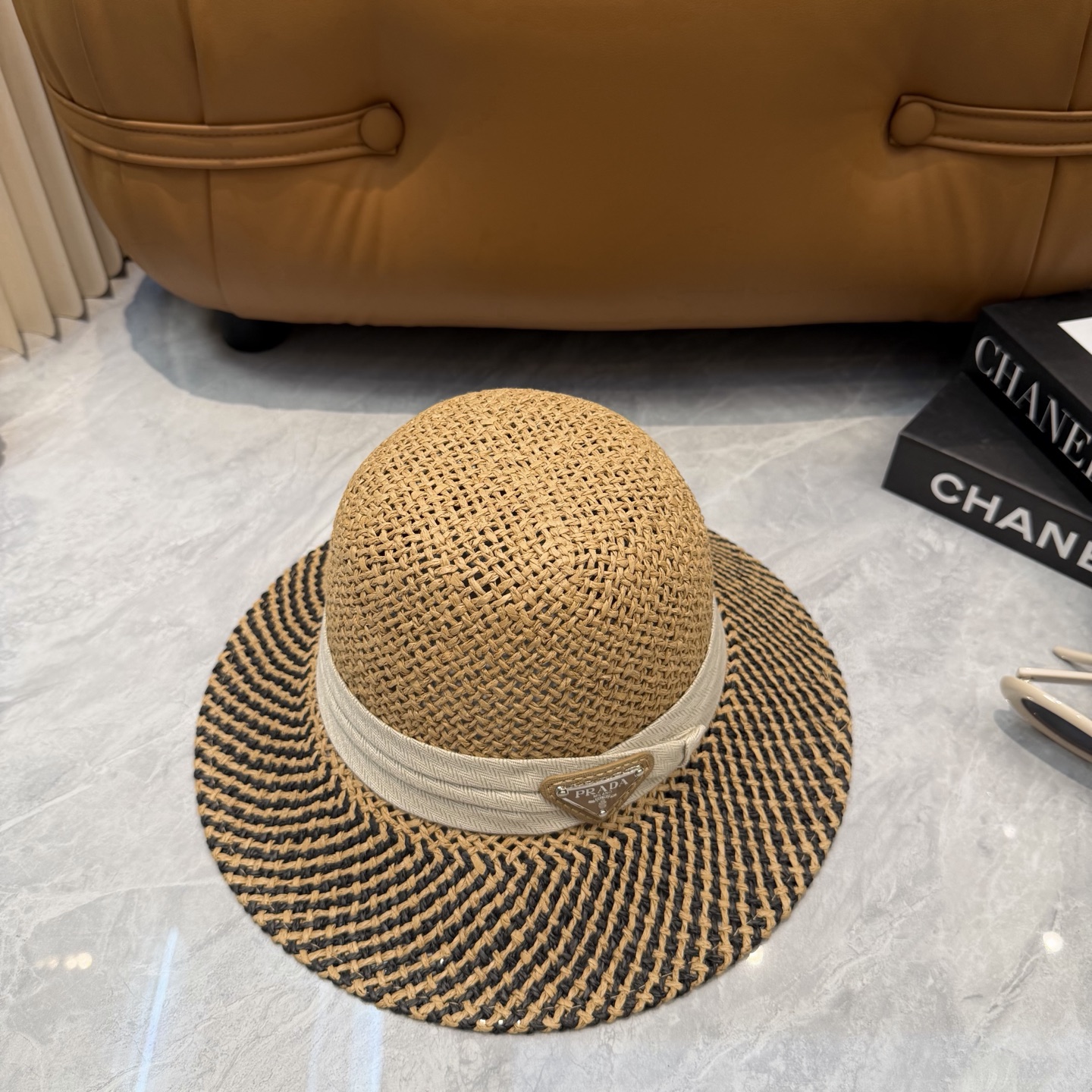 Prada 普拉达春夏日宽檐休闲草帽 度假logo 一顶 有品位的草帽了~出街首选 帽型超美腻夏天沙滩度假者或日常防晒