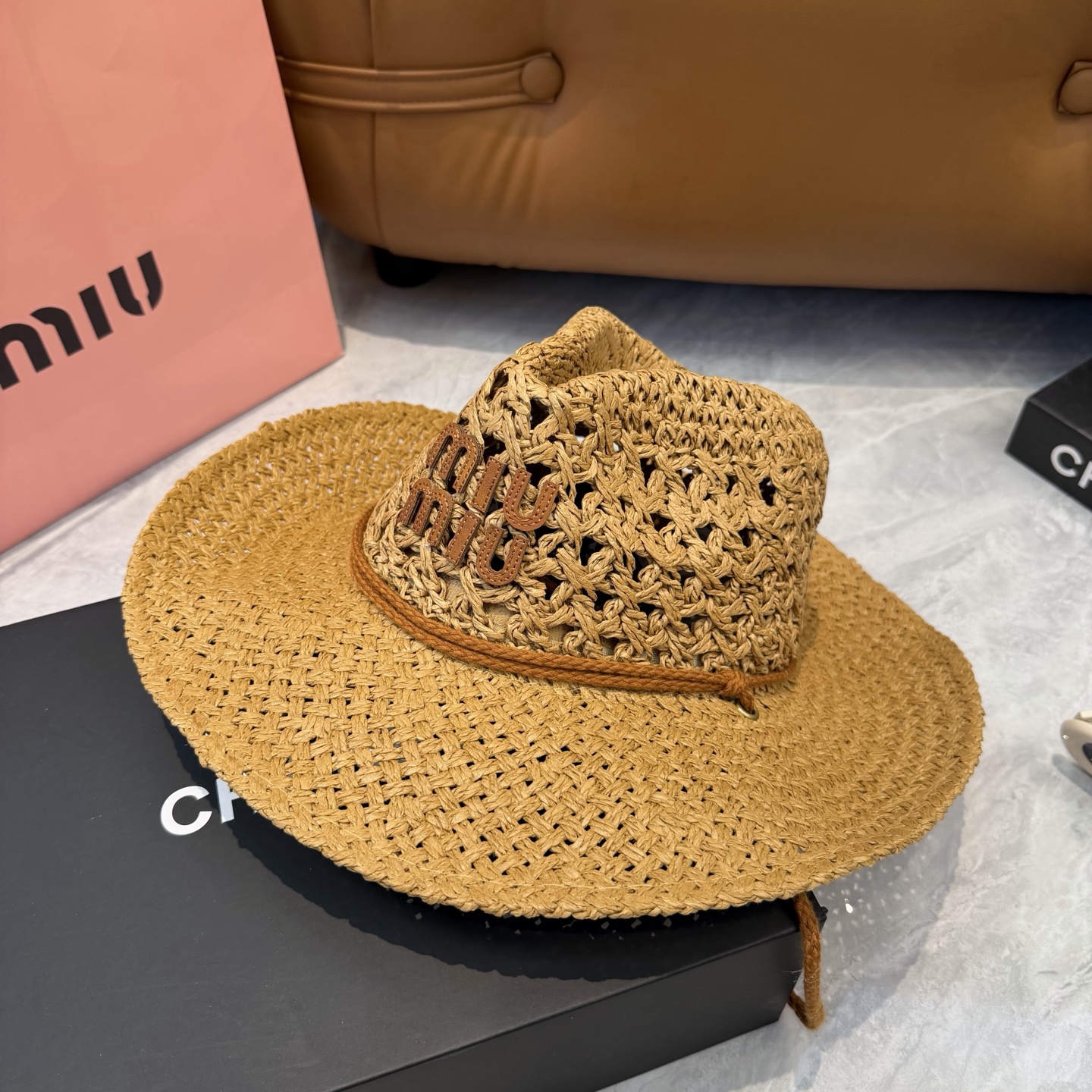 Miu Miu 缪缪miumiu新款草帽，高级定制，细节待上，夏季防晒防紫外线，出行 ，百搭