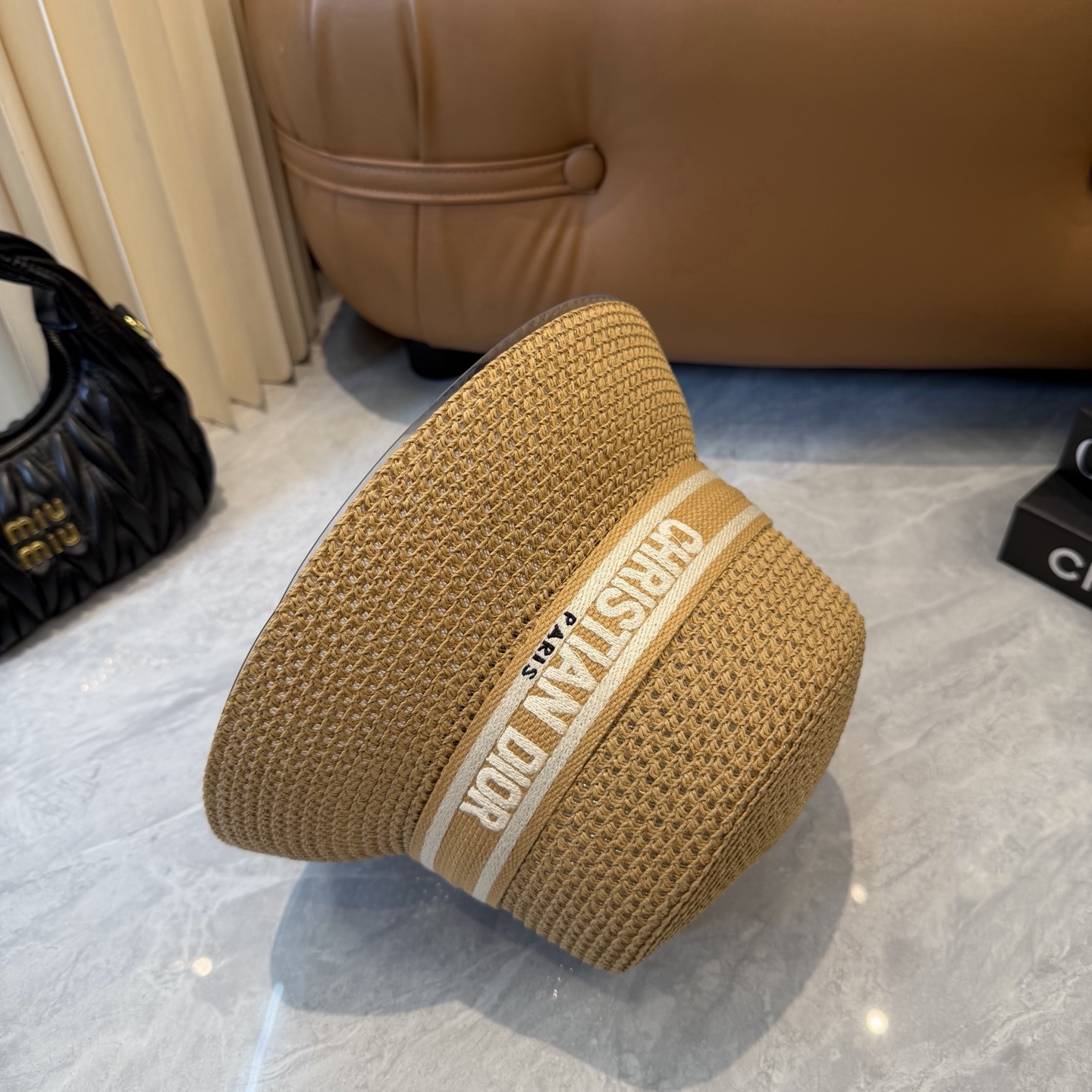 Dior 配防尘袋. 【DIOR迪奥】2026新款 织带百搭盆帽草帽，出街日常单品