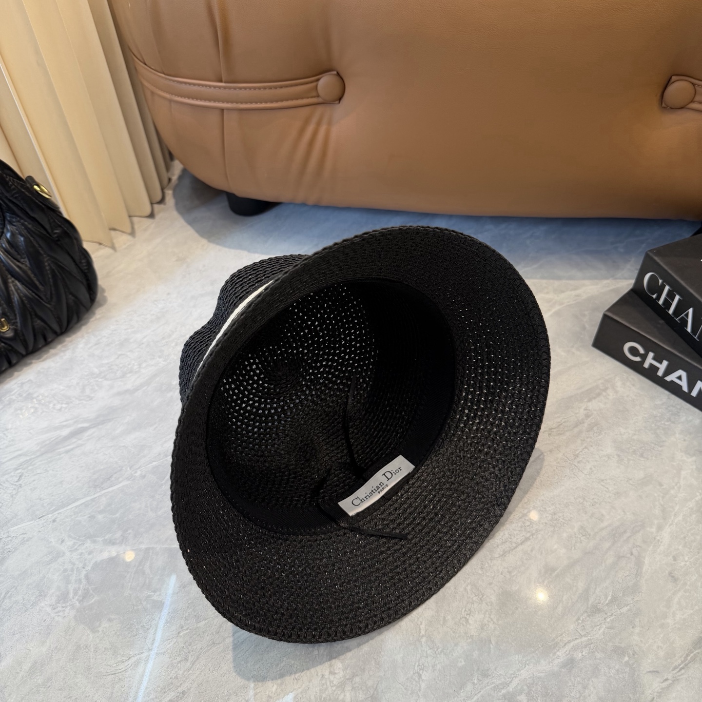 Dior 配防尘袋. 【DIOR迪奥】2026新款 织带百搭盆帽草帽，出街日常单品