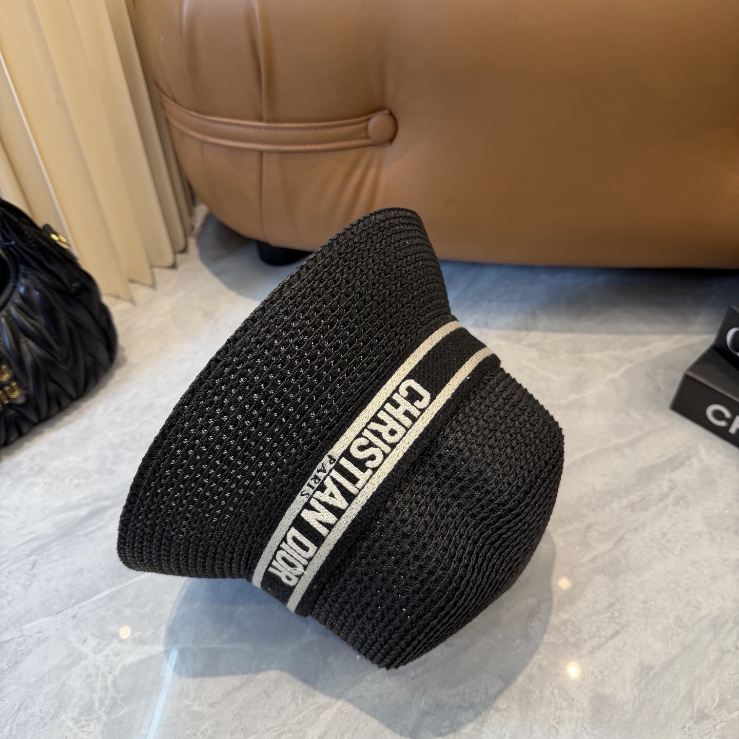 Dior 配防尘袋. 【DIOR迪奥】2026新款 织带百搭盆帽草帽，出街日常单品
