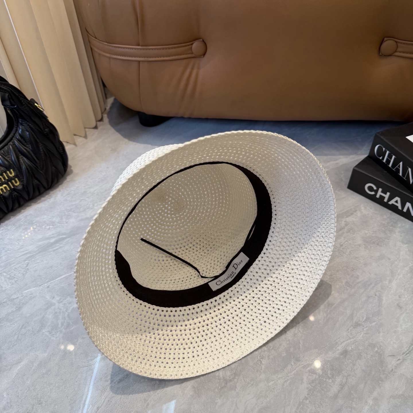 Dior 配防尘袋. 【DIOR迪奥】2026新款 织带百搭盆帽草帽，出街日常单品